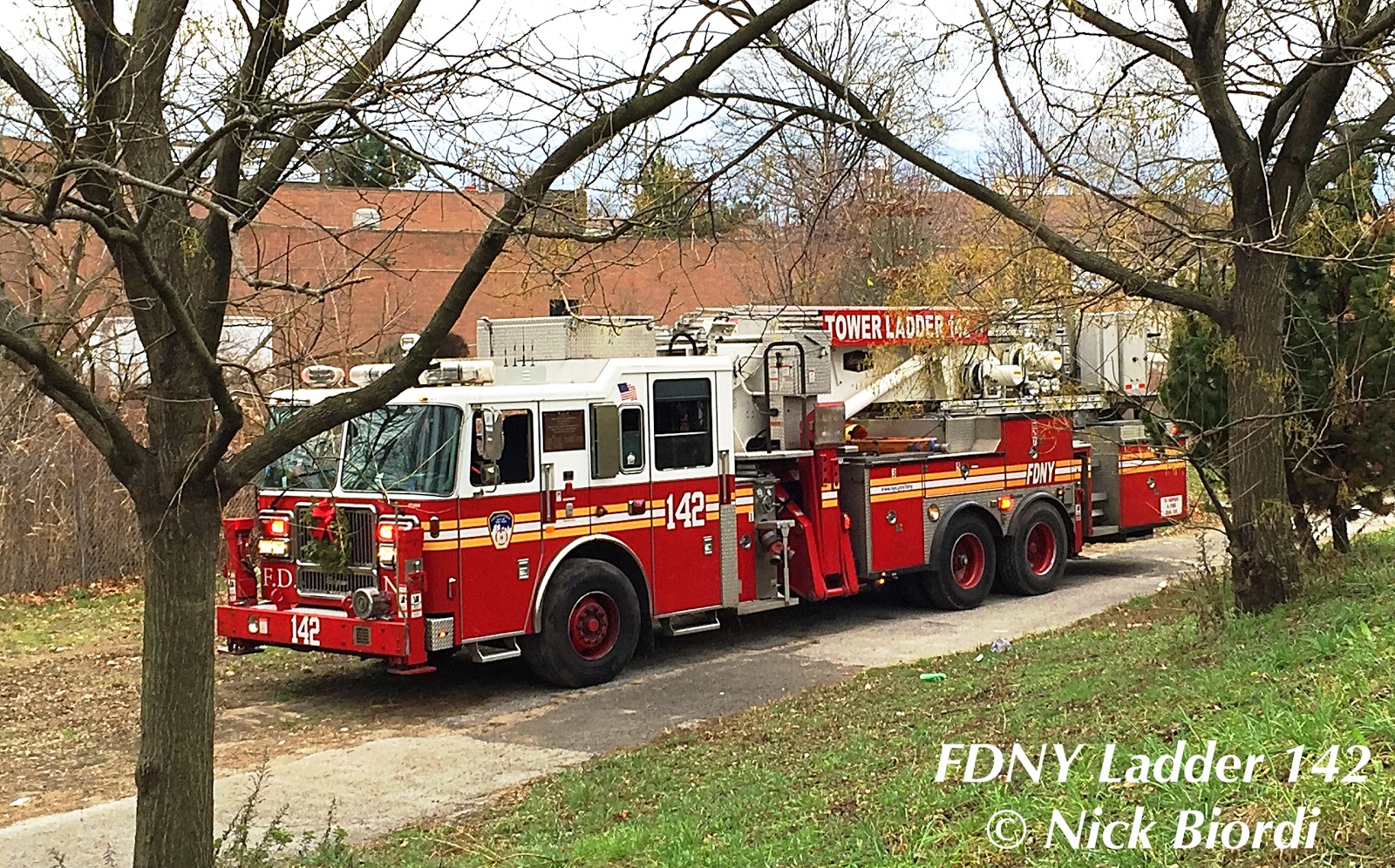 Photo of FDNY Engine 285 & Ladder 142 in Queens City, New York, United States - 2 Picture of Point of interest, Establishment, Fire station