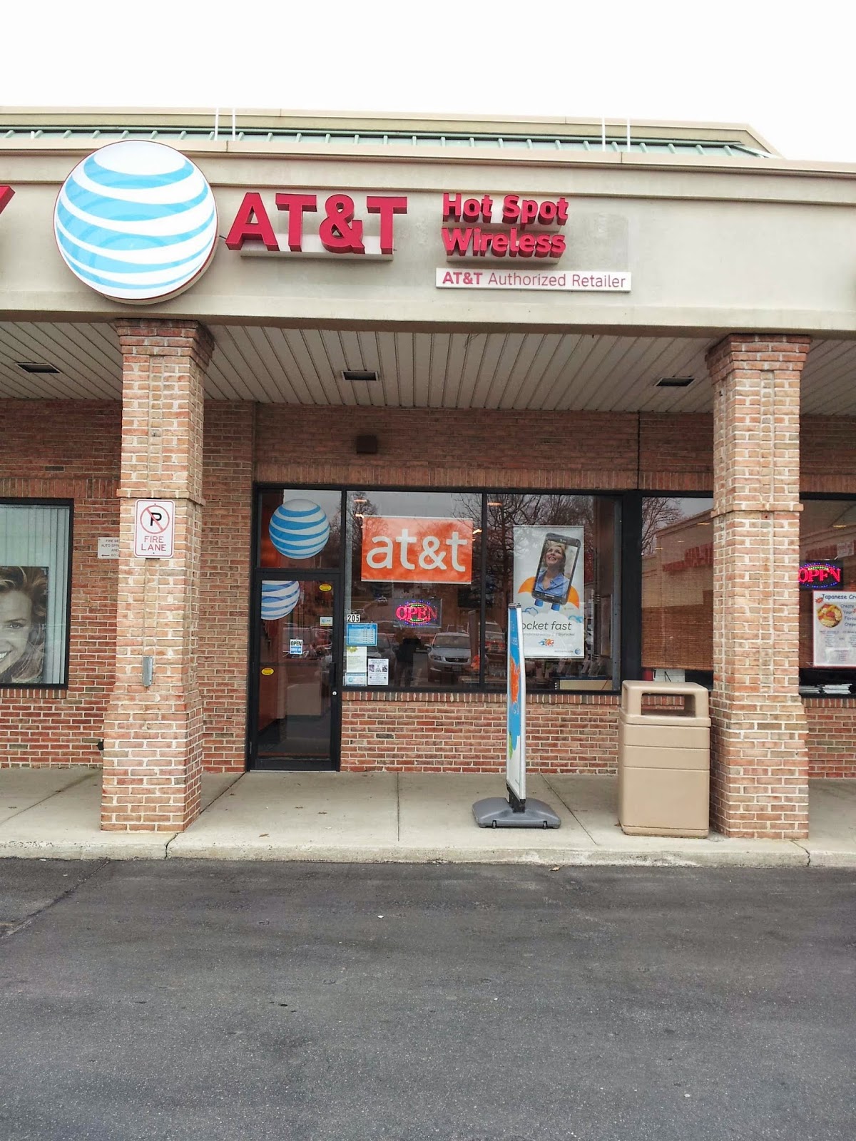 Photo of Hot Spot Wireless (at&t authorized retailer) in Glen Cove City, New York, United States - 1 Picture of Point of interest, Establishment, Store