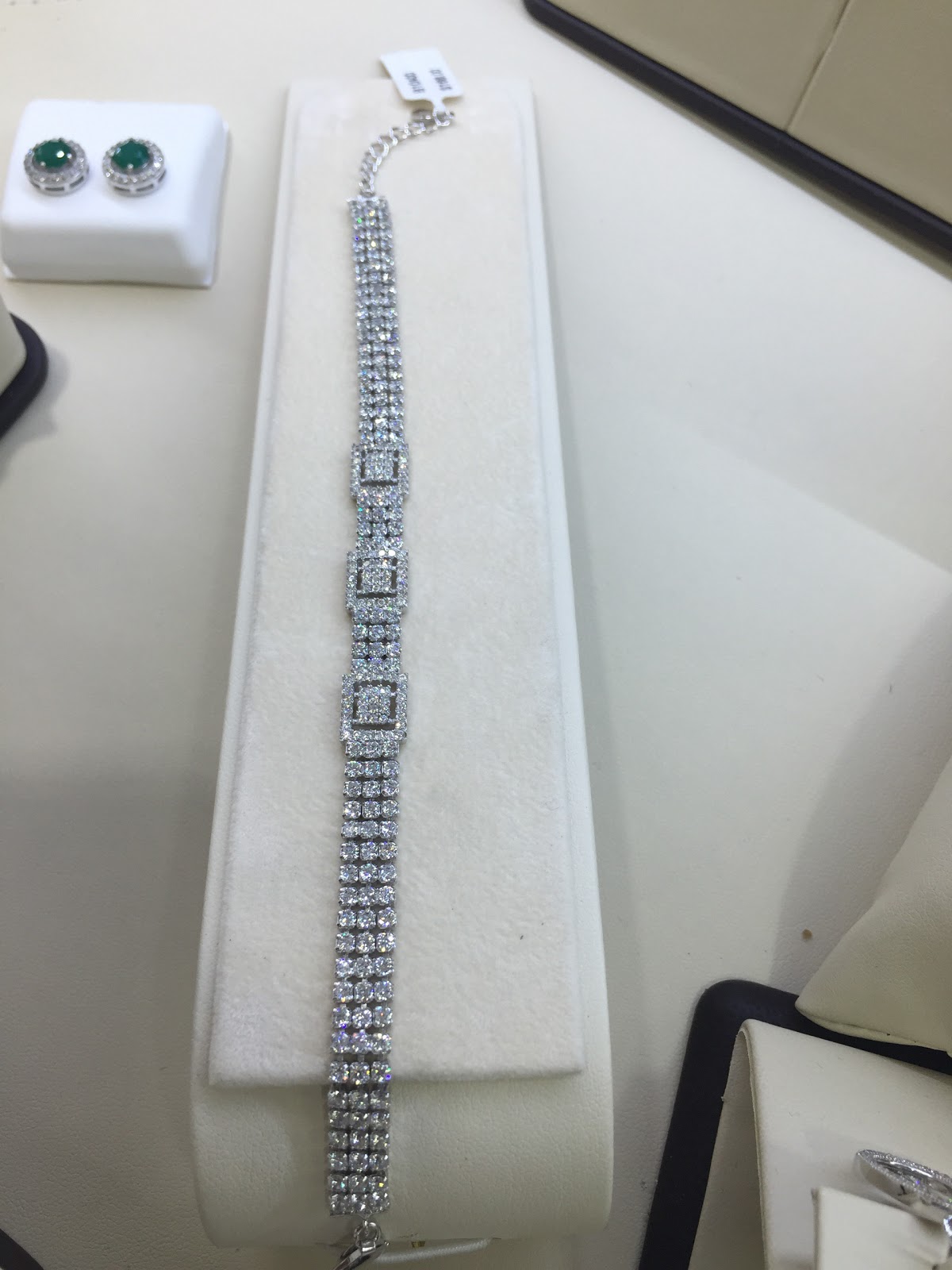 Photo of Bella Jewlery and watche repair inc in Floral Park City, New York, United States - 5 Picture of Point of interest, Establishment, Store, Jewelry store