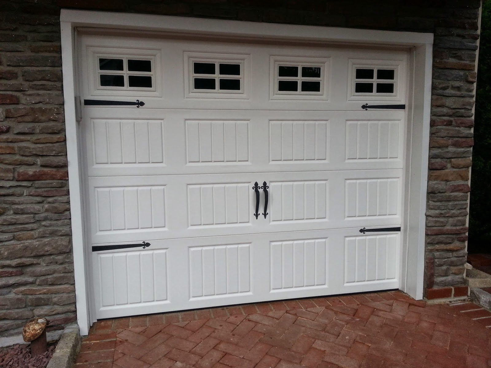Photo of Royal Garage Door in Queens City, New York, United States - 4 Picture of Point of interest, Establishment, General contractor