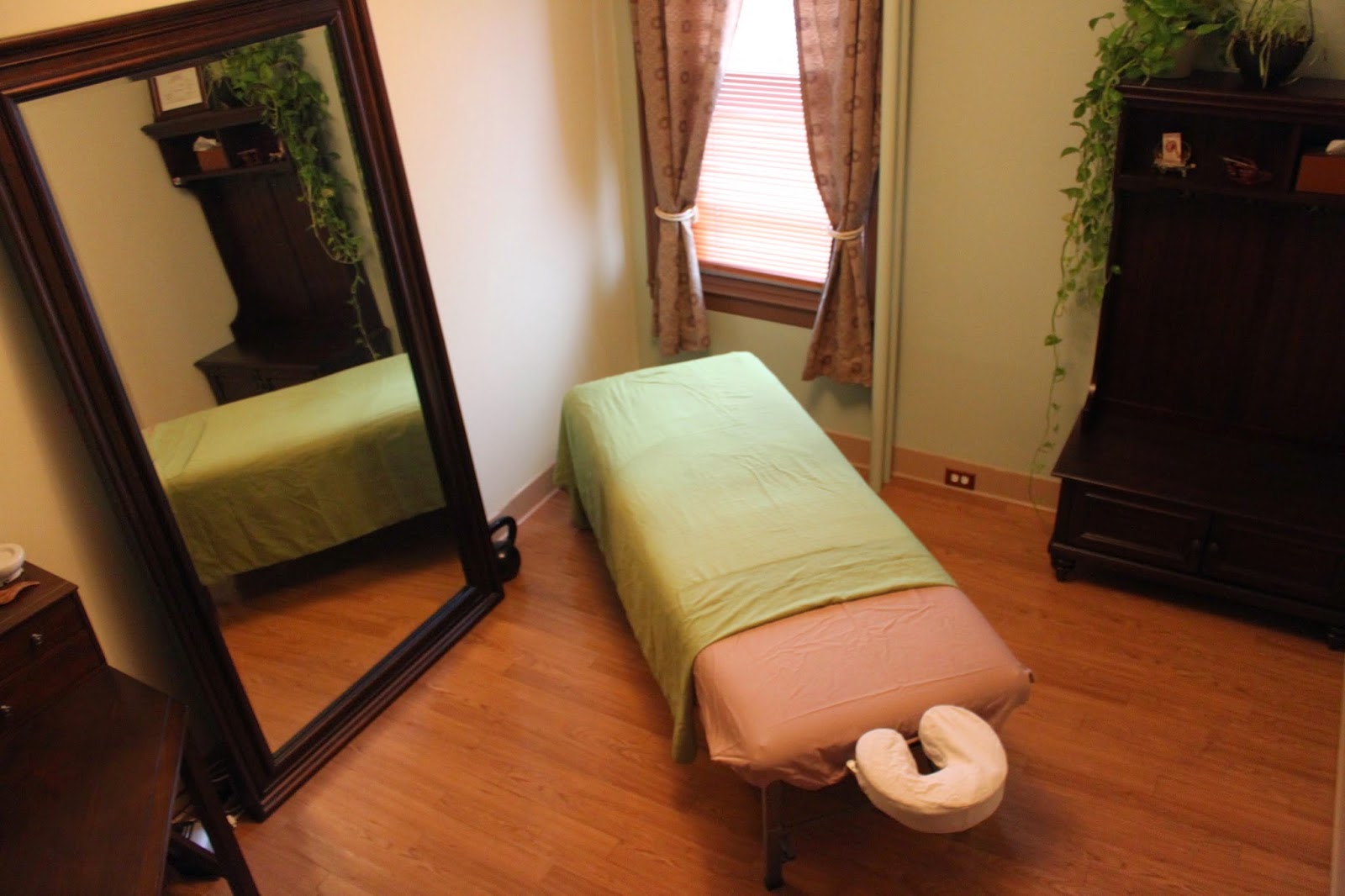Photo of Renew Therapeutic Massage in Ridgewood City, New York, United States - 2 Picture of Point of interest, Establishment, Health, Physiotherapist