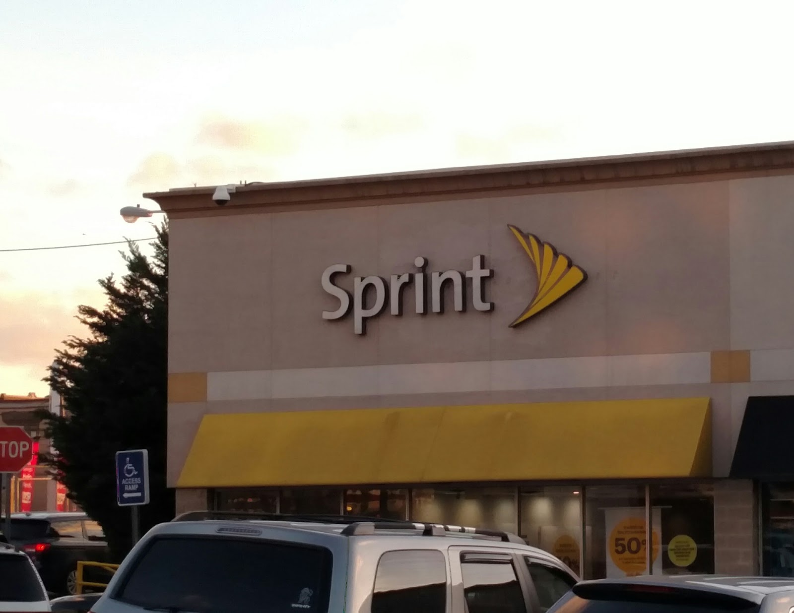 Photo of Sprint Store in North Bergen City, New Jersey, United States - 1 Picture of Point of interest, Establishment, Store, Electronics store