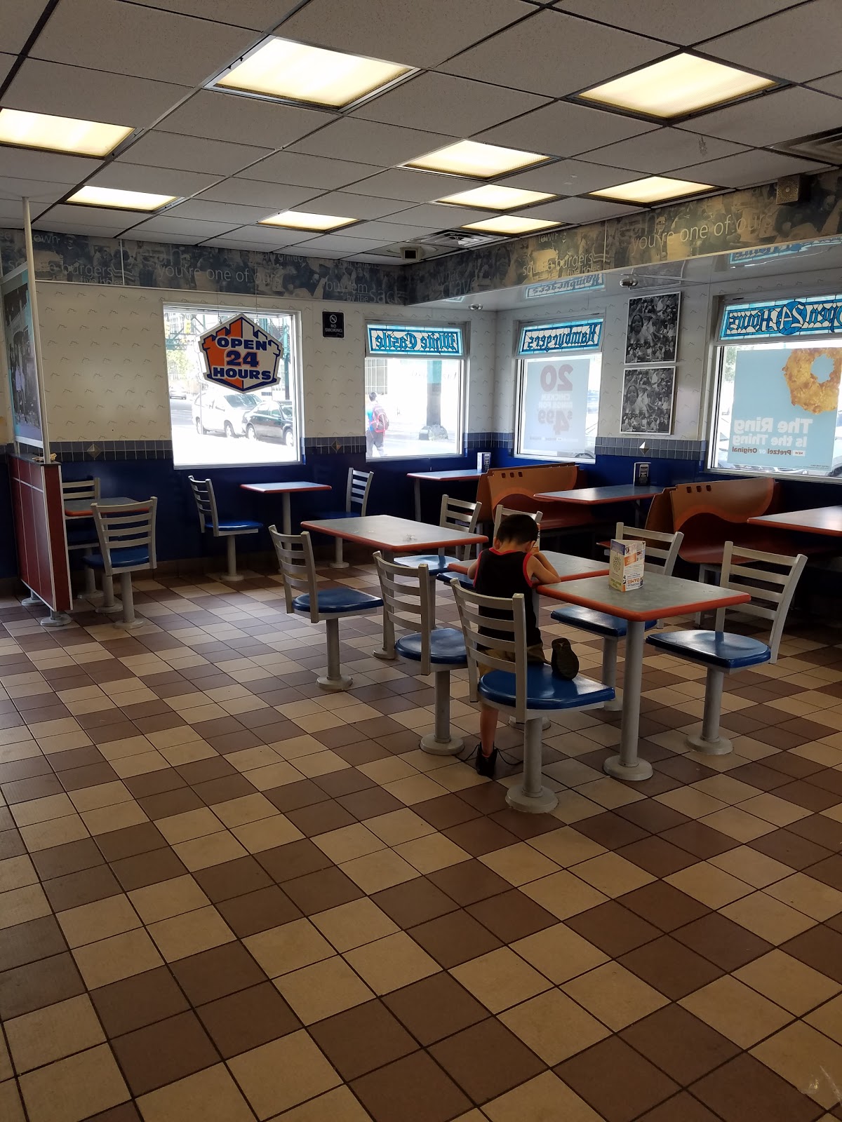 Photo of White Castle in Bronx City, New York, United States - 5 Picture of Restaurant, Food, Point of interest, Establishment