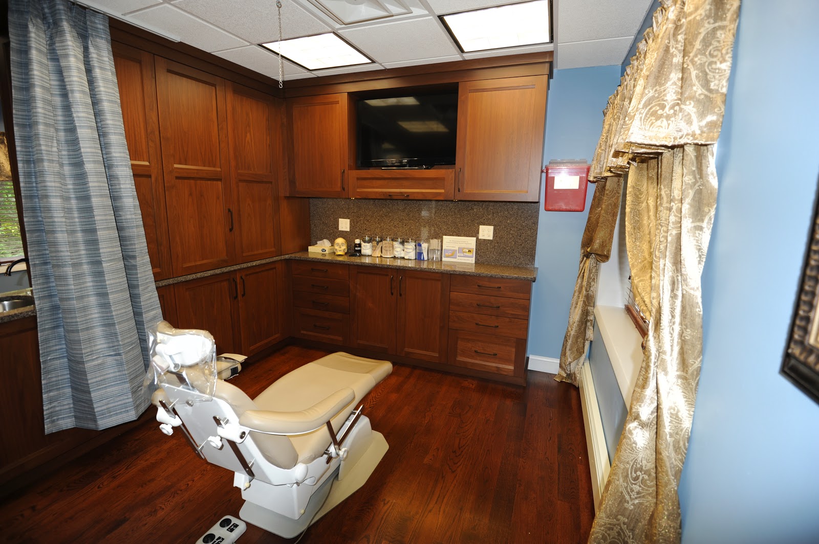 Photo of Defalco Robert J DDS in Paramus City, New Jersey, United States - 1 Picture of Point of interest, Establishment, Health, Doctor, Dentist