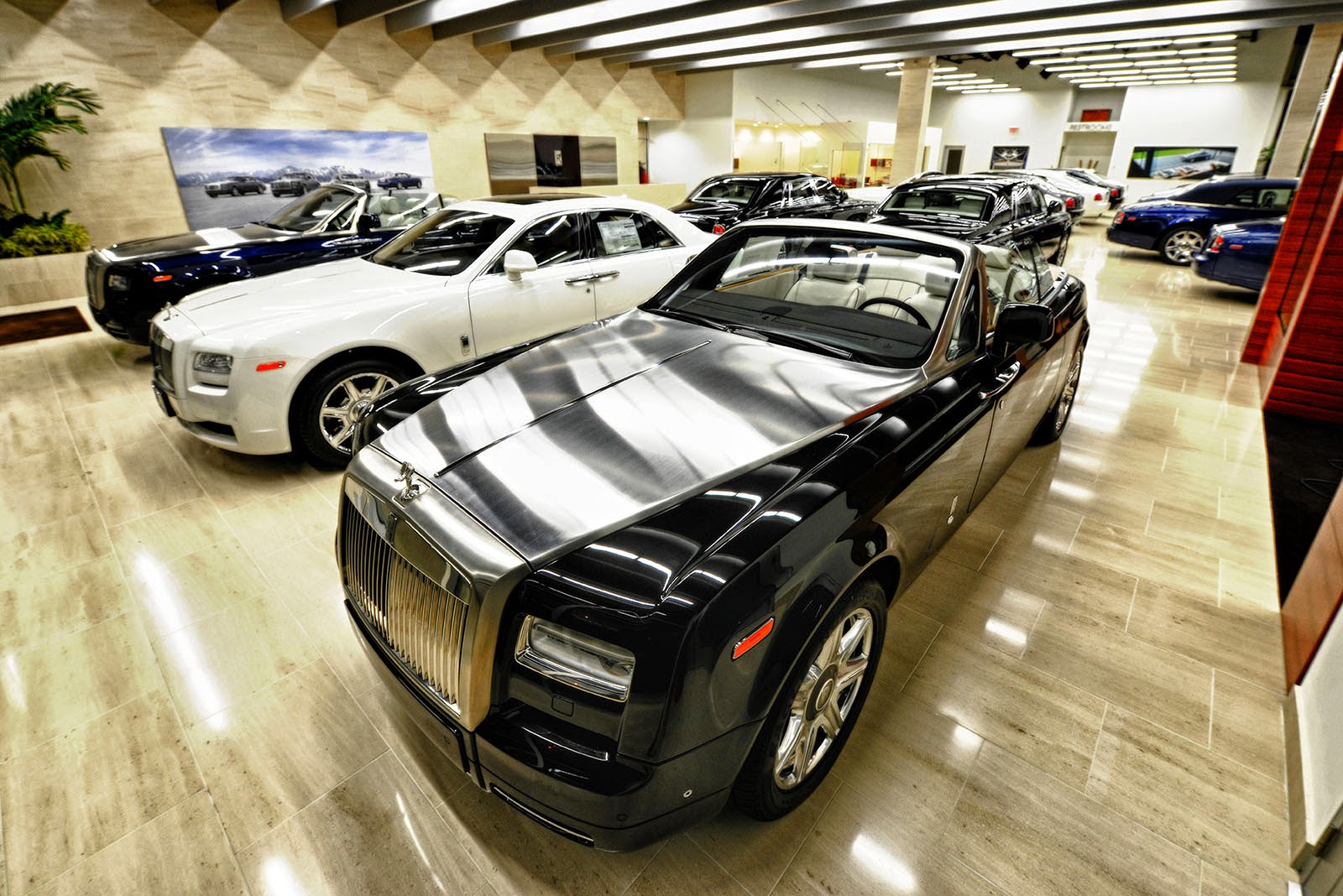 Photo of Rolls-Royce Motor Cars Long Island in Jericho City, New York, United States - 2 Picture of Point of interest, Establishment, Car dealer, Store