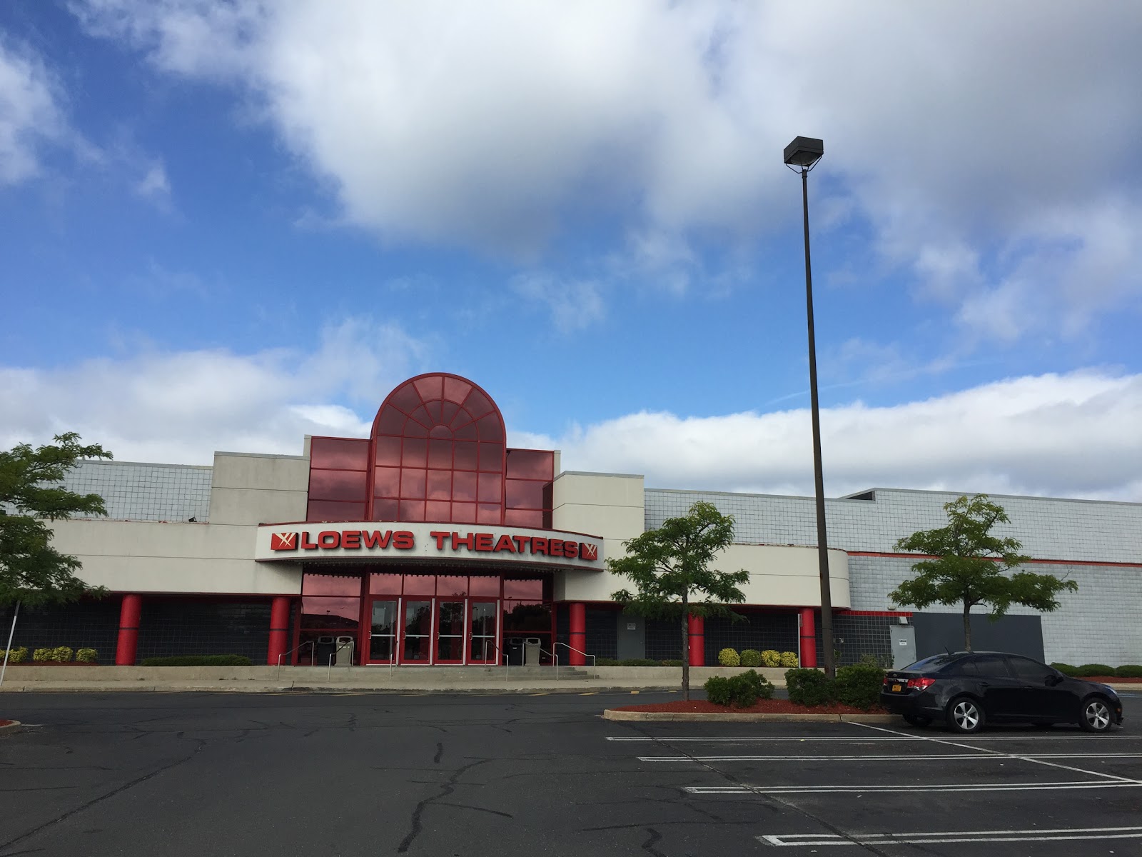 Photo of AMC Loews Raceway 10 in Westbury City, New York, United States - 1 Picture of Point of interest, Establishment, Movie theater