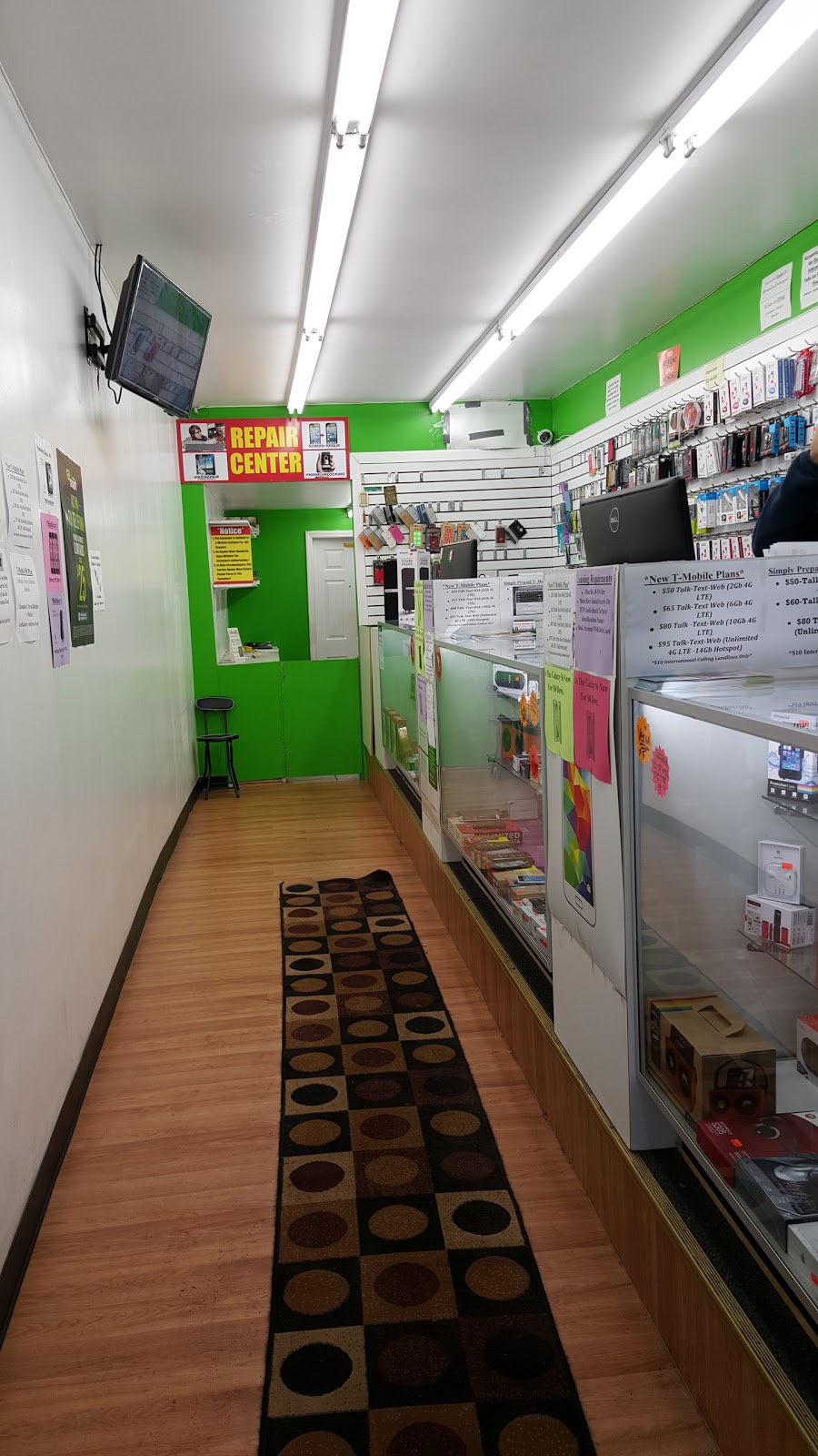 Photo of Kings Mobile Inc in Bronx City, New York, United States - 5 Picture of Point of interest, Establishment, Store