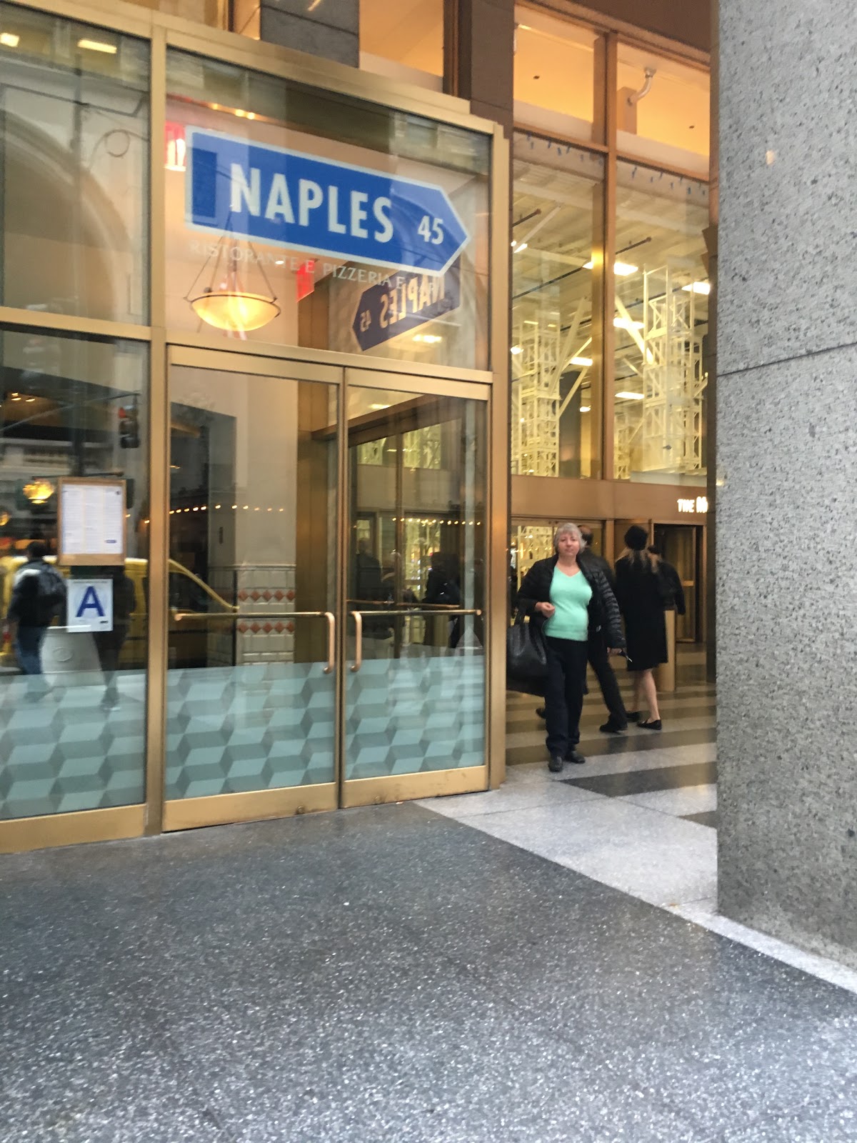 Photo of Naples 45 Ristorante e Pizzeria in New York City, New York, United States - 5 Picture of Restaurant, Food, Point of interest, Establishment, Bar