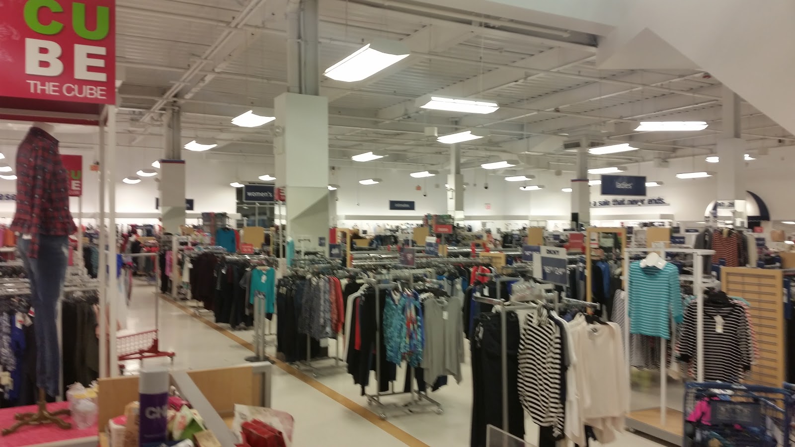 Photo of Marshalls in Manhasset City, New York, United States - 1 Picture of Point of interest, Establishment, Store, Department store