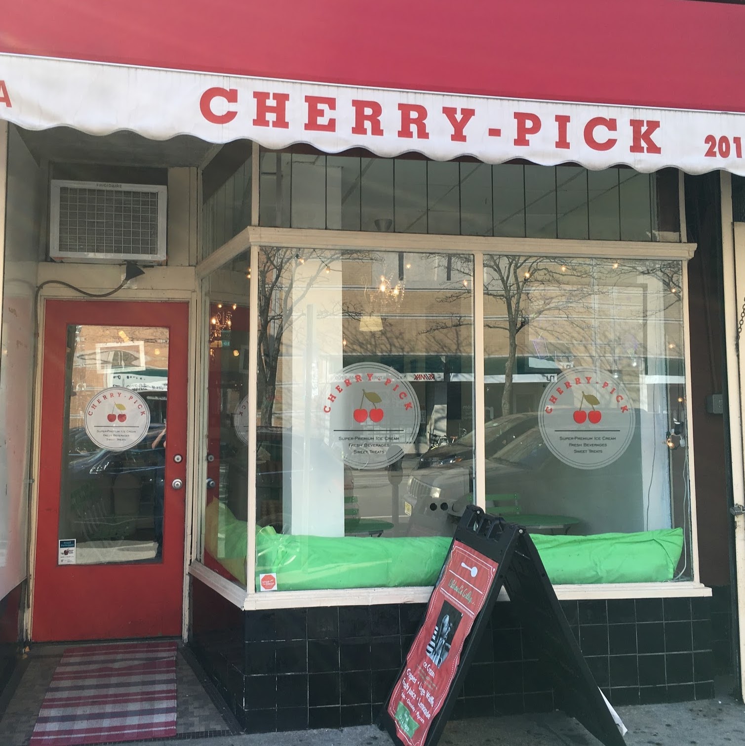 Photo of Cherry Pick in Jersey City, New Jersey, United States - 1 Picture of Food, Point of interest, Establishment, Store