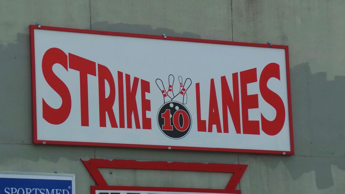 Photo of Strike 10 Lanes in Brooklyn City, New York, United States - 8 Picture of Point of interest, Establishment, Store, Bar, Bowling alley