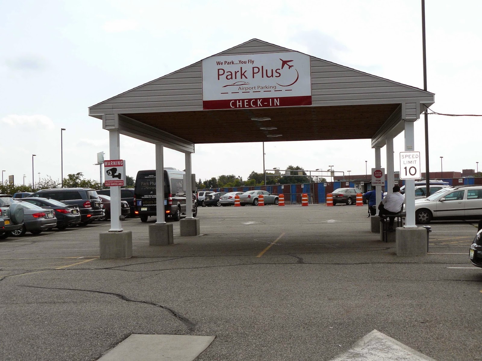 Photo of Park Plus Airport Parking in Newark City, New Jersey, United States - 1 Picture of Point of interest, Establishment, Parking