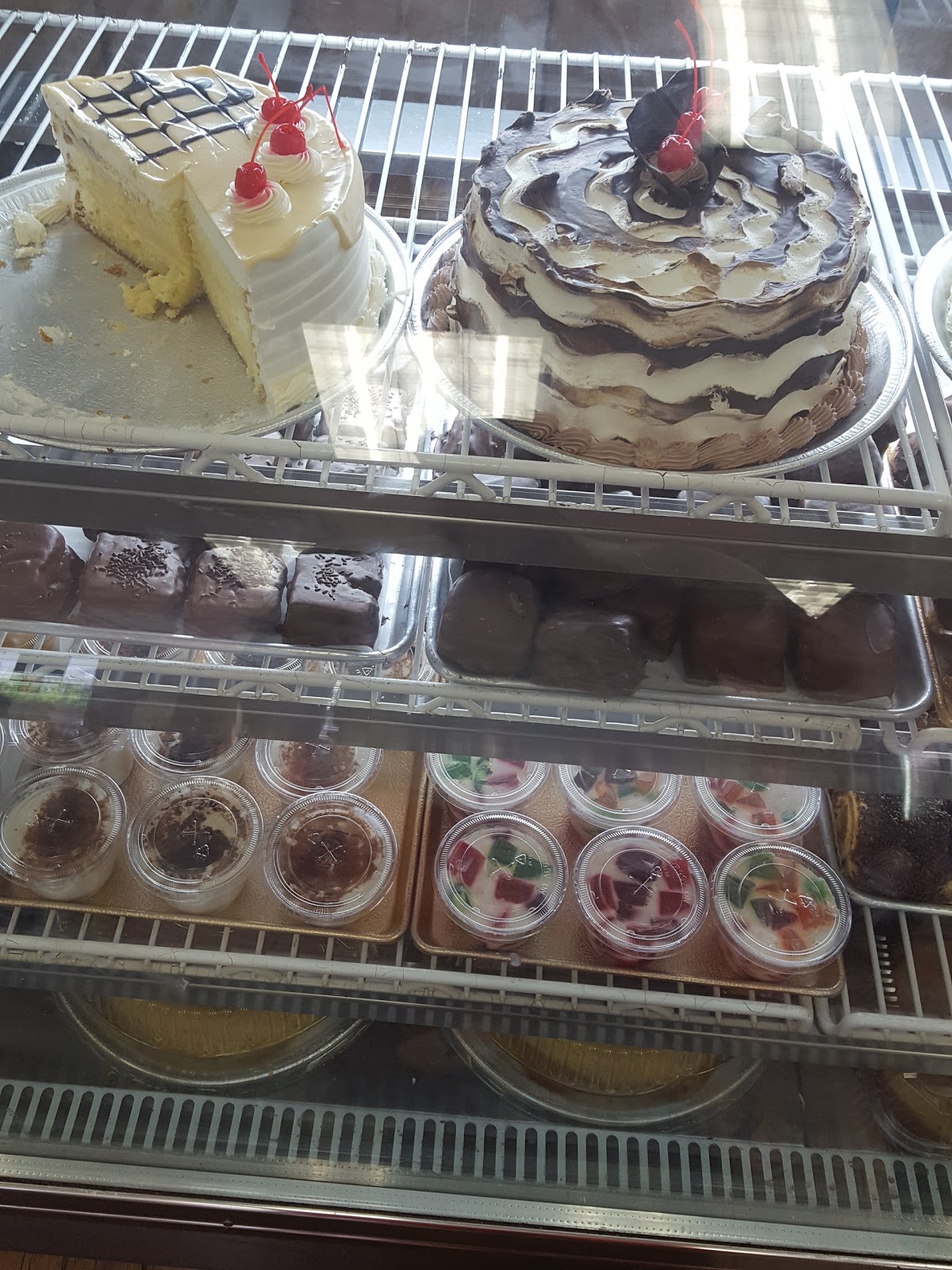 Photo of Pao Da Vida Bakery in Newark City, New Jersey, United States - 8 Picture of Food, Point of interest, Establishment, Cafe