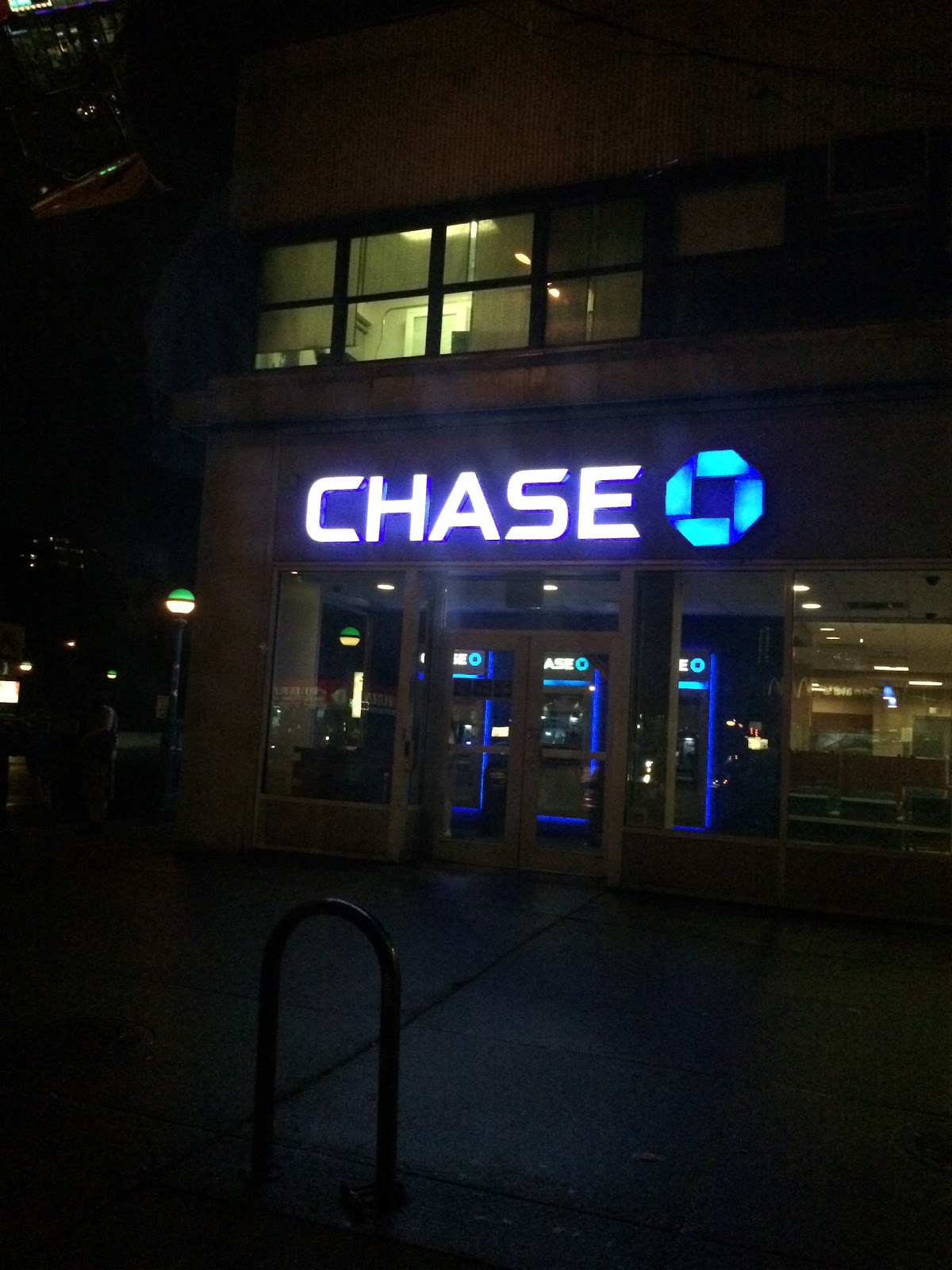 Photo of Chase Bank in New York City, New York, United States - 4 Picture of Point of interest, Establishment, Finance, Atm, Bank