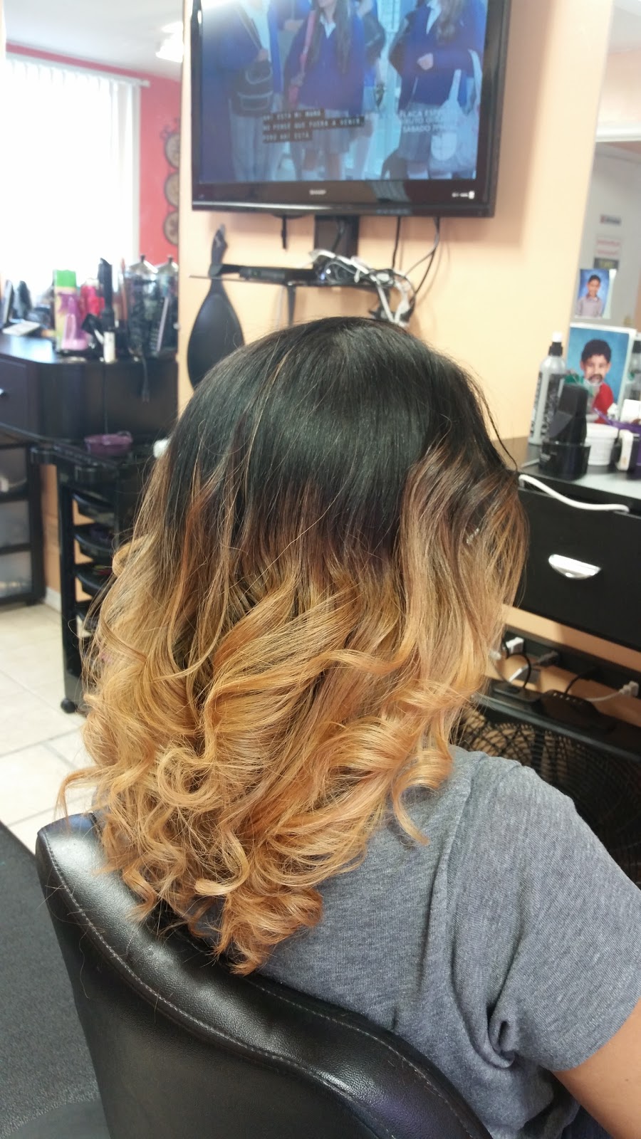 Photo of Dominican Hair Evolution Beauty Salon in Woodbridge Township City, New Jersey, United States - 3 Picture of Point of interest, Establishment, Beauty salon
