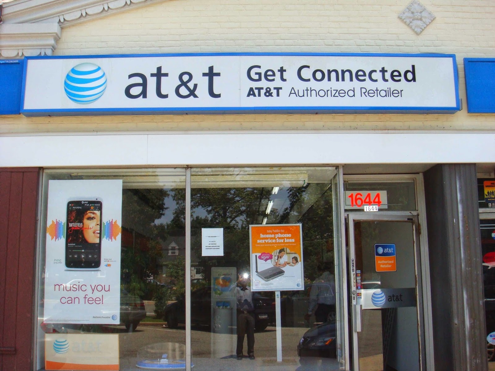 Photo of Get connected in New Hyde Park City, New York, United States - 2 Picture of Point of interest, Establishment, Store