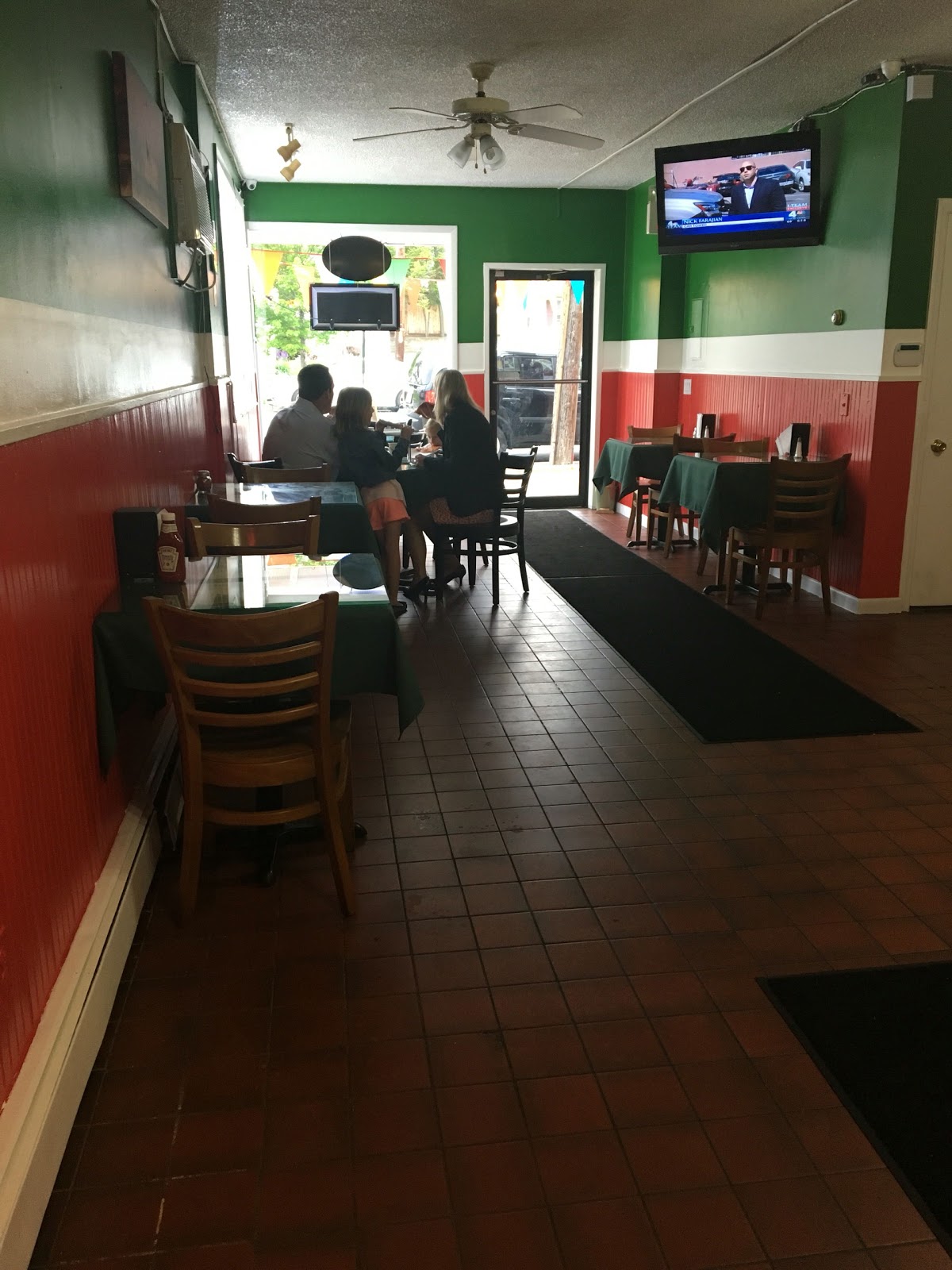 Photo of Mama Mia Pizzeria & Restaurant in Lyndhurst City, New Jersey, United States - 3 Picture of Restaurant, Food, Point of interest, Establishment