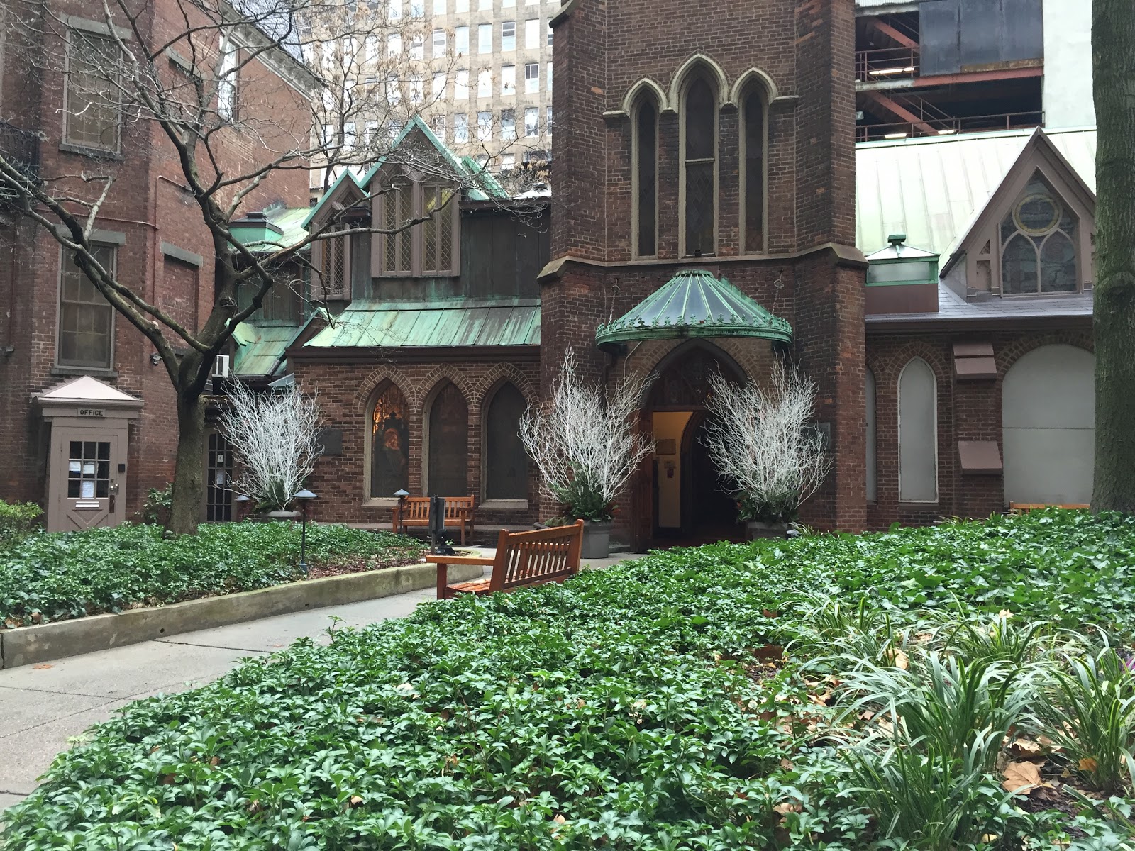 Photo of The Church of the Transfiguration, Episcopal in New York City, New York, United States - 3 Picture of Point of interest, Establishment, Church, Place of worship