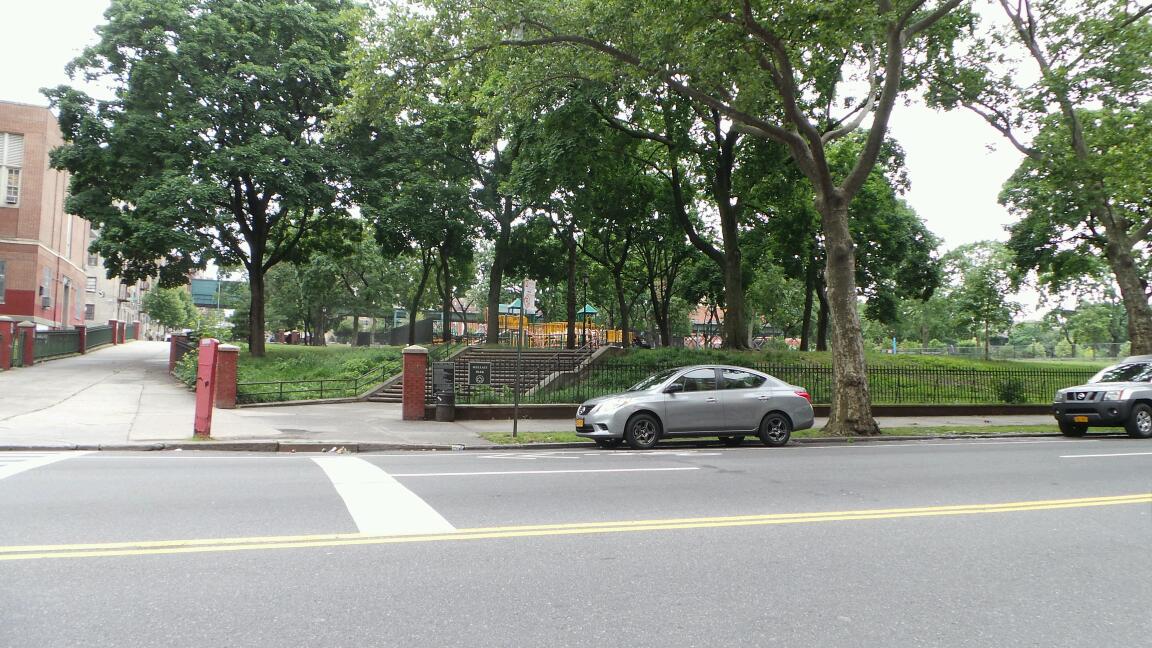 Photo of Mullaly Park in Bronx City, New York, United States - 1 Picture of Point of interest, Establishment, Park