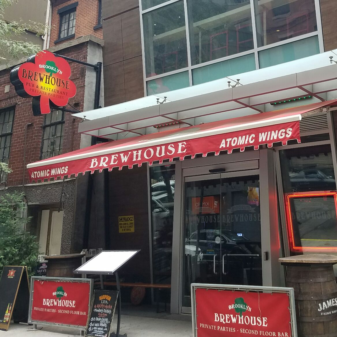 Photo of Brooklyn Brewhouse in Kings County City, New York, United States - 1 Picture of Restaurant, Food, Point of interest, Establishment, Bar