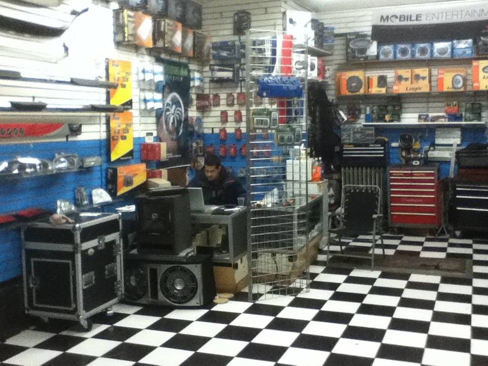 Photo of Active Audio in Bronx City, New York, United States - 6 Picture of Point of interest, Establishment, Store, Car repair, Electronics store