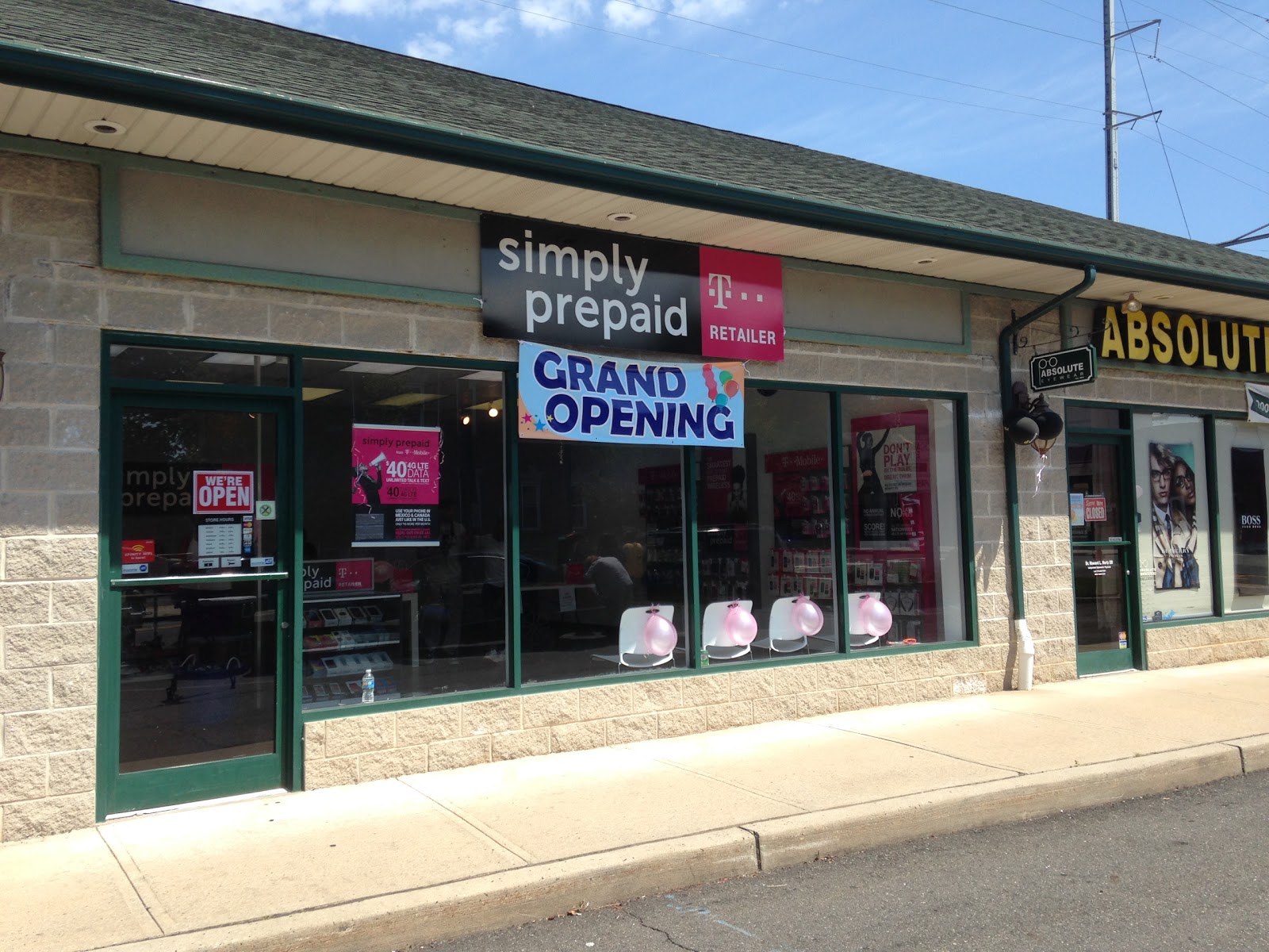 Photo of T-Mobile Simply Prepaid in Woodbridge City, New Jersey, United States - 3 Picture of Point of interest, Establishment, Store