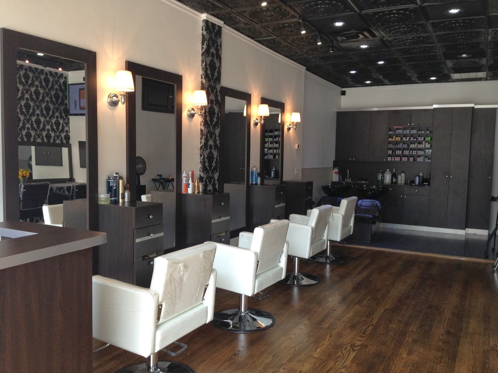 Photo of Jadore De Hair in Greenvale City, New York, United States - 6 Picture of Point of interest, Establishment, Beauty salon, Hair care