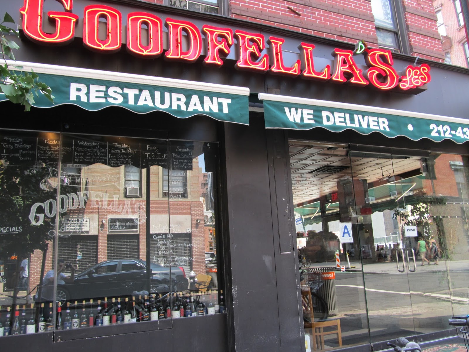 Photo of Goodfellas Brick Oven Pizza in New York City, New York, United States - 1 Picture of Restaurant, Food, Point of interest, Establishment