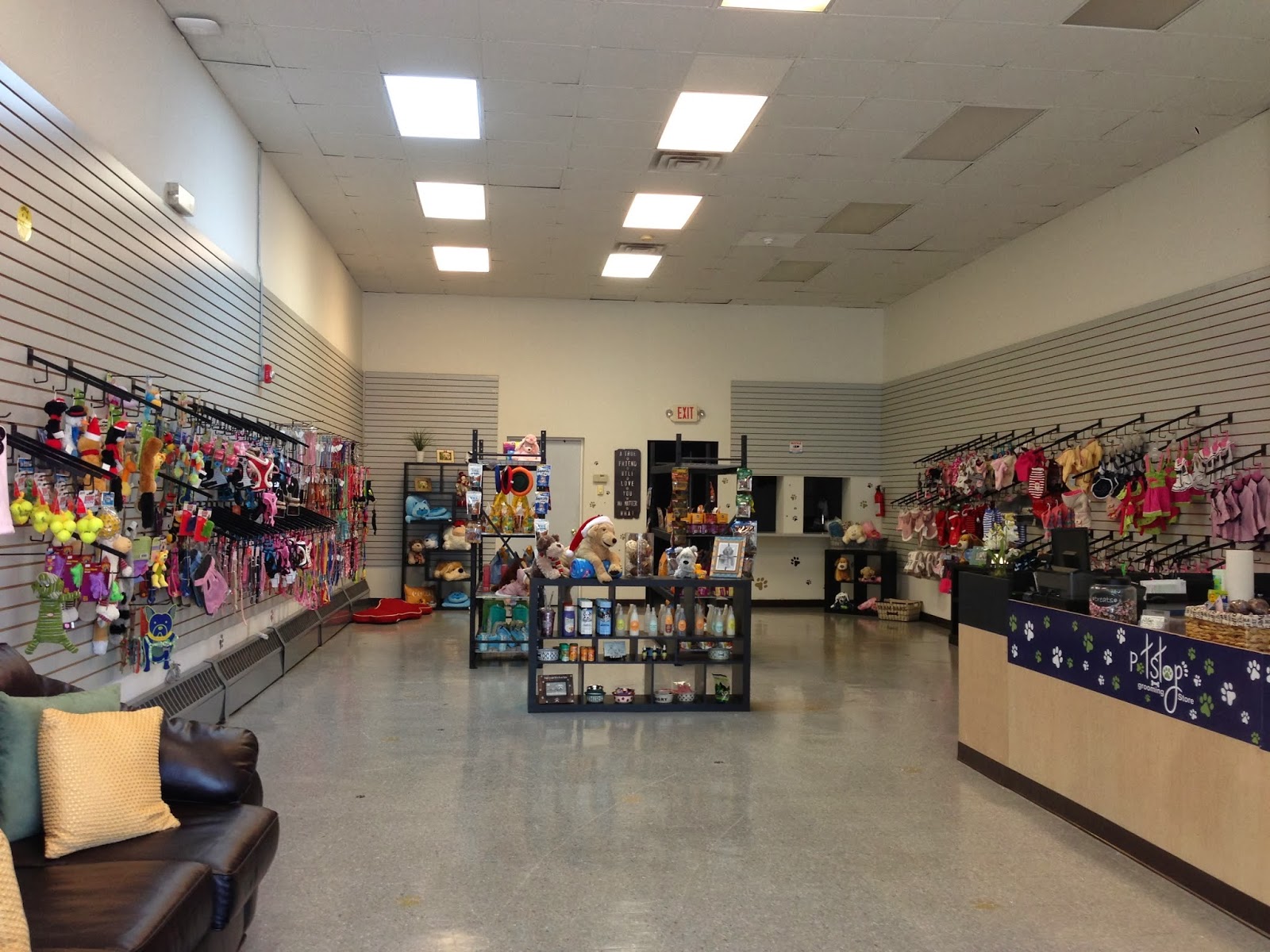 Photo of Petstop Grooming Store in Newark City, New Jersey, United States - 2 Picture of Point of interest, Establishment