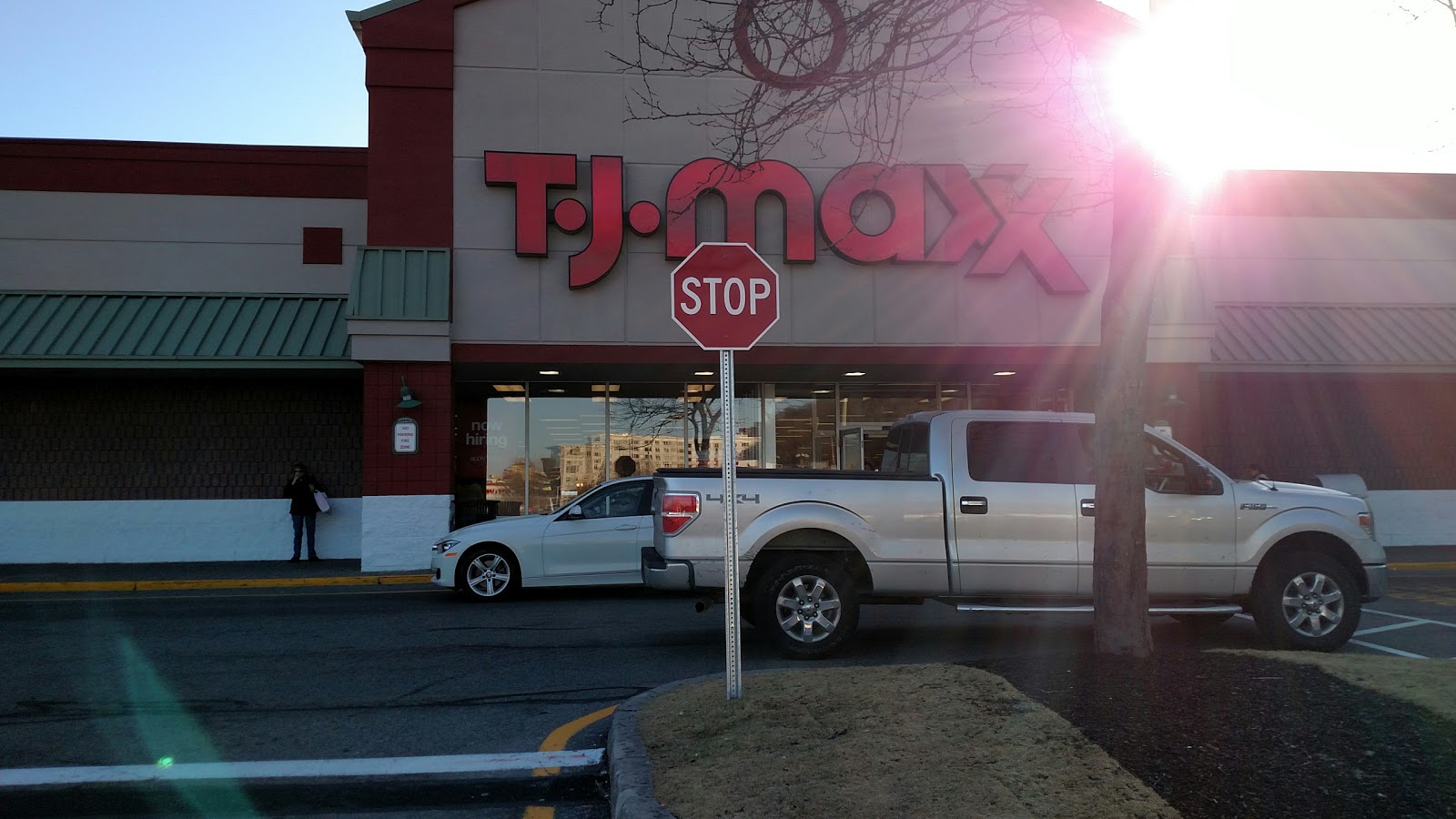 Photo of T.J. Maxx in Edgewater City, New Jersey, United States - 1 Picture of Point of interest, Establishment, Store, Department store