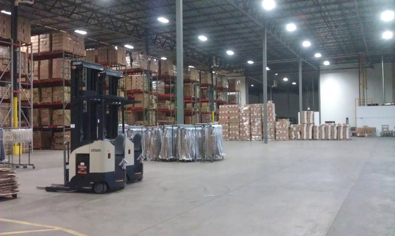 Photo of United Distribution Services in Edison City, New Jersey, United States - 2 Picture of Point of interest, Establishment, Moving company, Storage