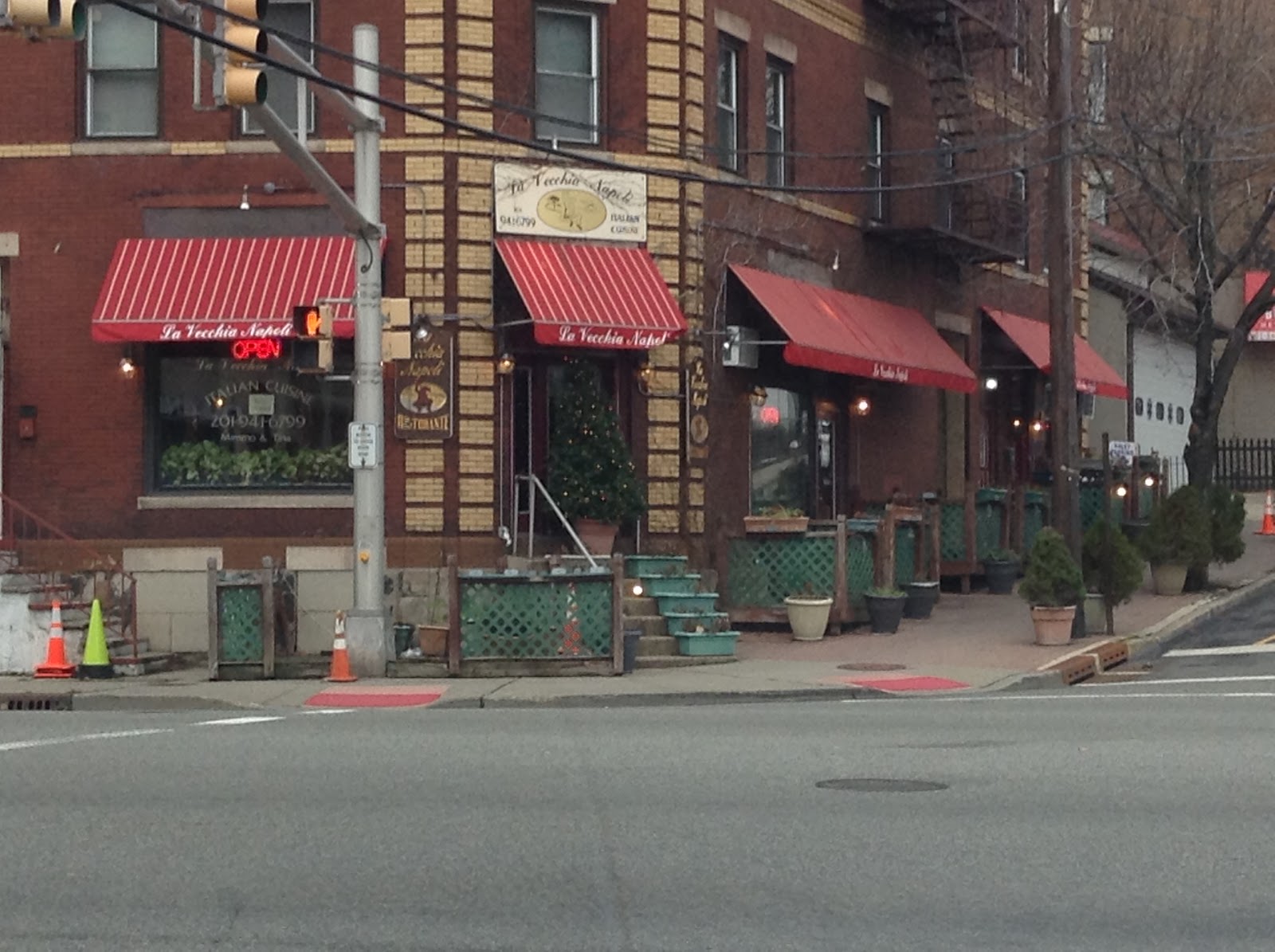 Photo of La Vecchia Napoli in Edgewater City, New Jersey, United States - 1 Picture of Restaurant, Food, Point of interest, Establishment, Bar