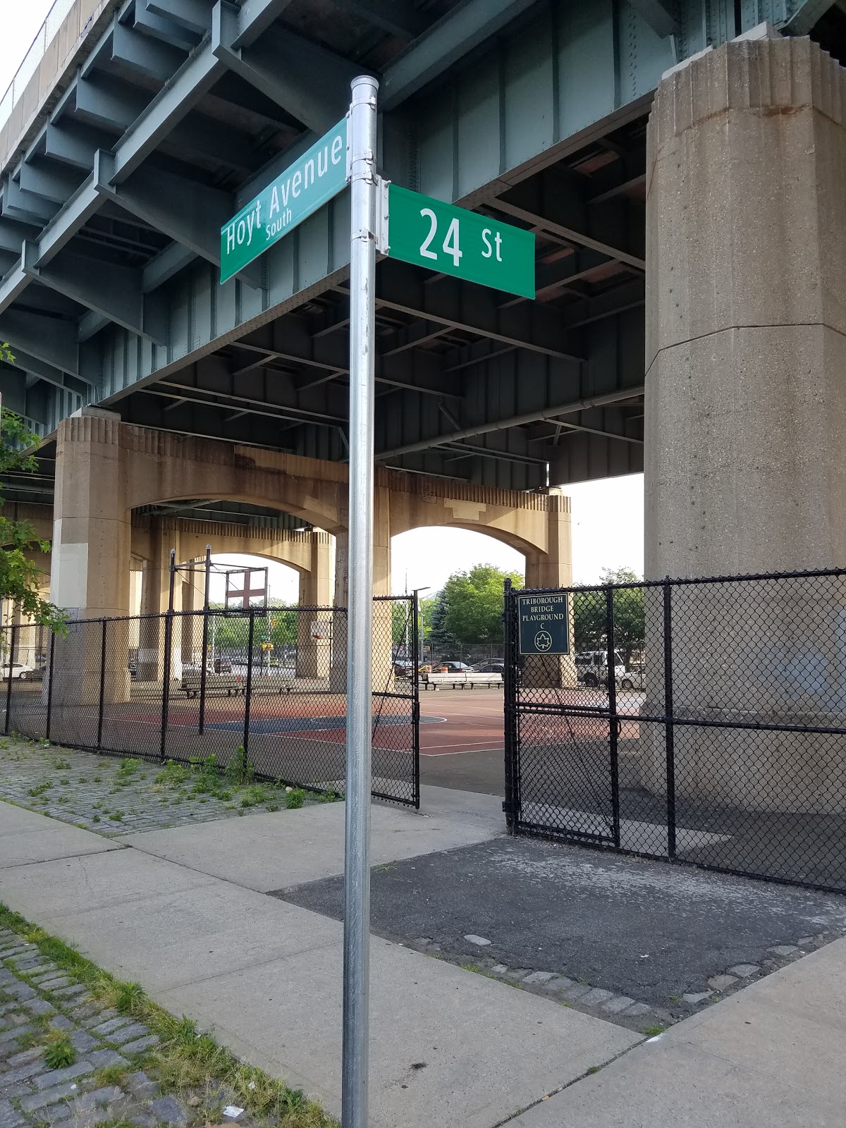 Photo of TRIBOROUGH BRIDGE PLAYGROUND B in Astoria City, New York, United States - 1 Picture of Point of interest, Establishment