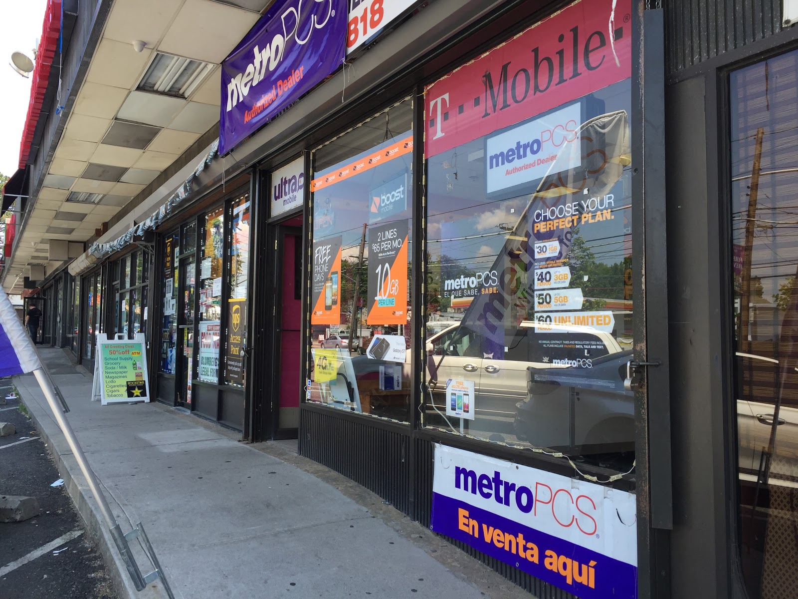 Photo of MetroPCS Authorized Dealer in Richmond City, New York, United States - 2 Picture of Point of interest, Establishment