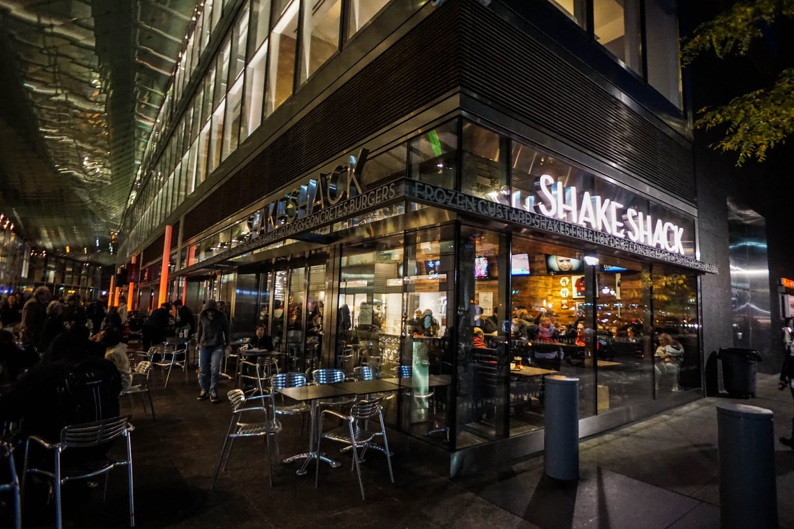 Photo of Shake Shack in New York City, New York, United States - 2 Picture of Restaurant, Food, Point of interest, Establishment, Store