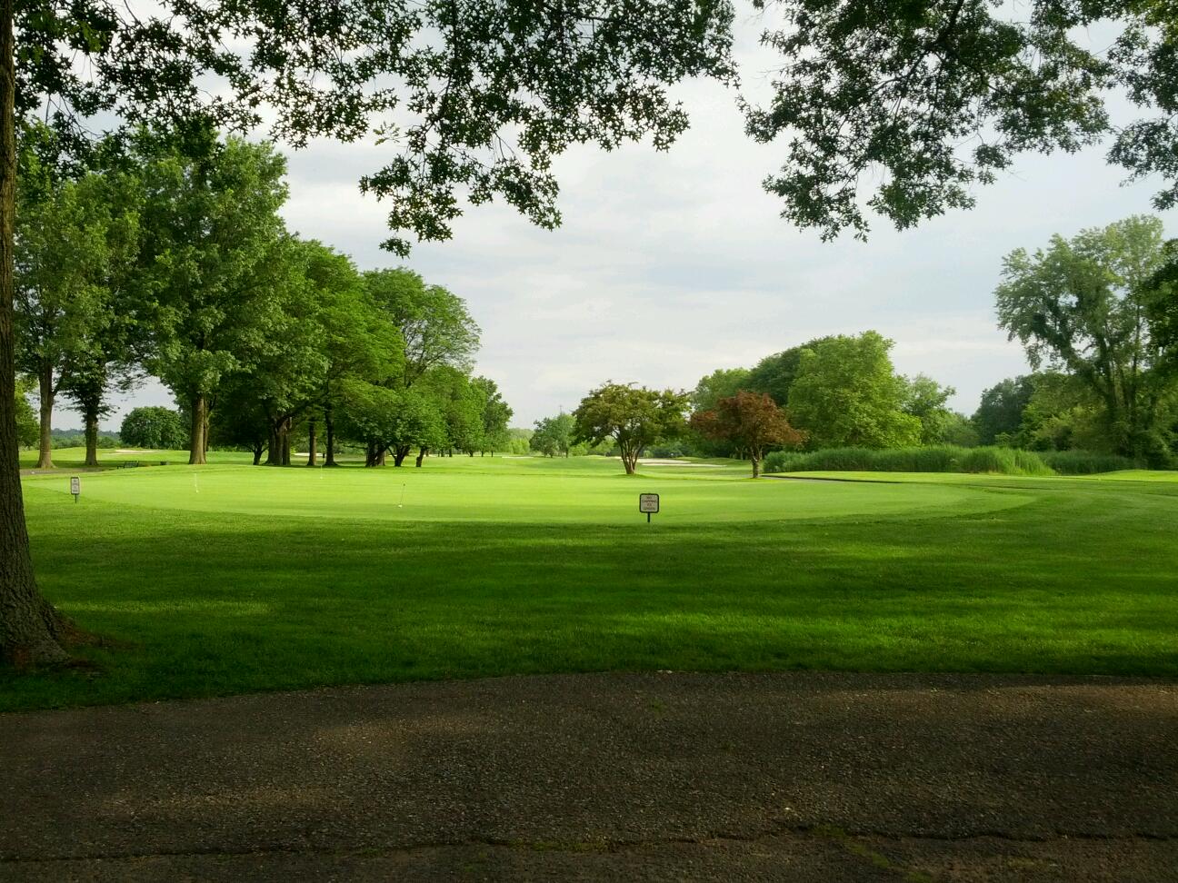 Photo of Overpeck Golf Course in Teaneck City, New Jersey, United States - 2 Picture of Point of interest, Establishment