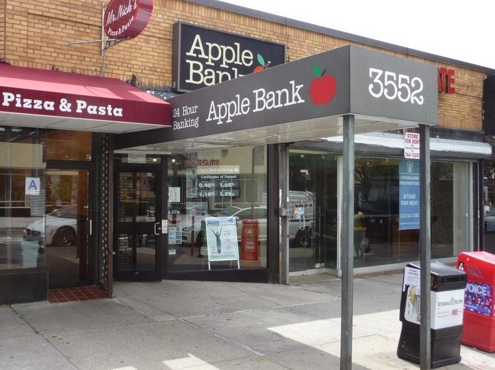 Photo of Apple Bank in Bronx City, New York, United States - 1 Picture of Point of interest, Establishment, Finance, Bank