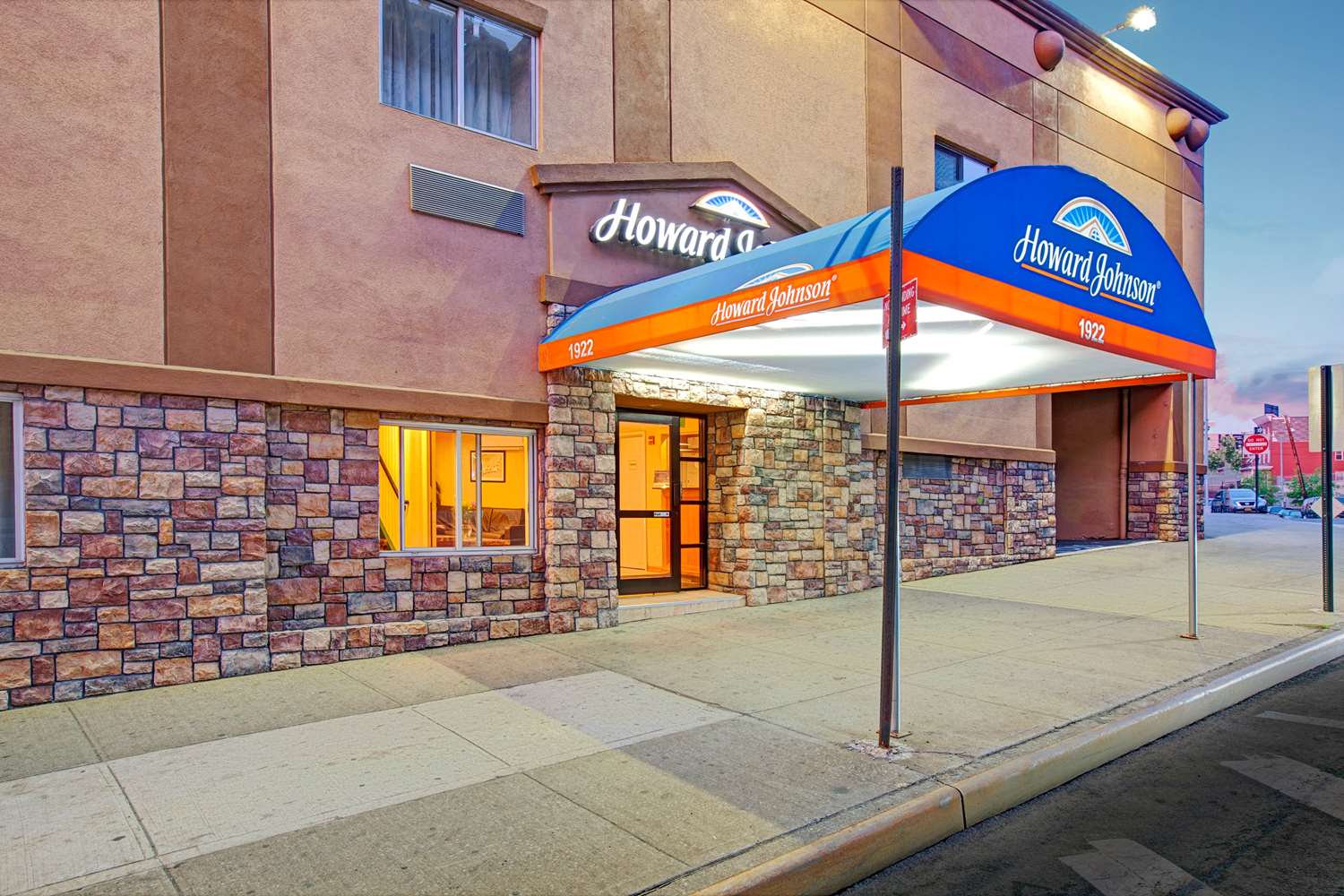 Photo of Howard Johnson Express Inn Bronx in Bronx City, New York, United States - 8 Picture of Point of interest, Establishment, Lodging