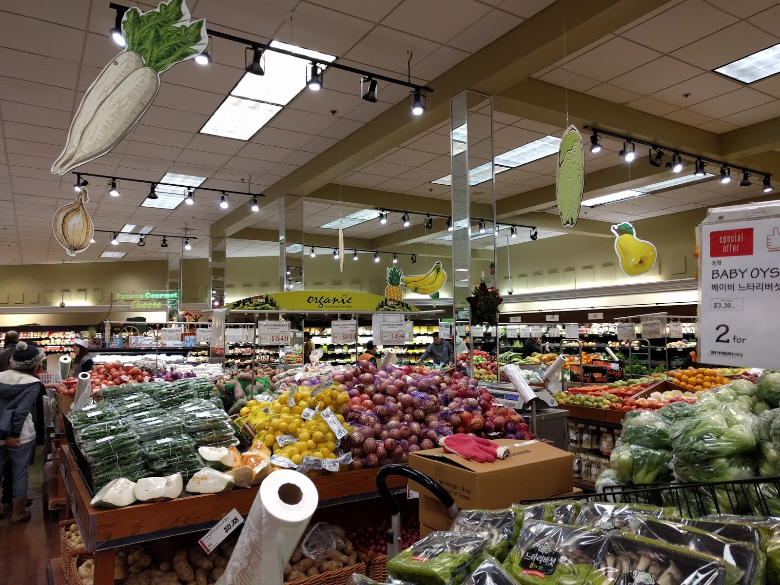 Photo of H Mart in Fort Lee City, New Jersey, United States - 3 Picture of Food, Point of interest, Establishment, Store, Grocery or supermarket, Convenience store