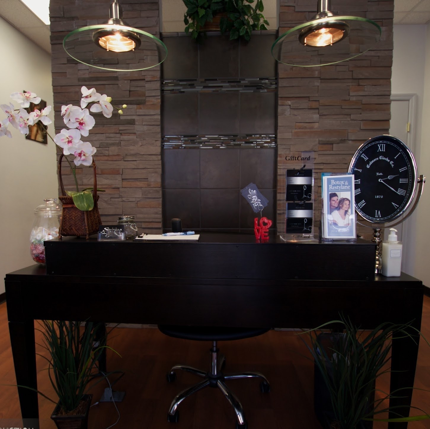 Photo of SALON 137 in Pelham City, New York, United States - 3 Picture of Point of interest, Establishment, Beauty salon, Hair care