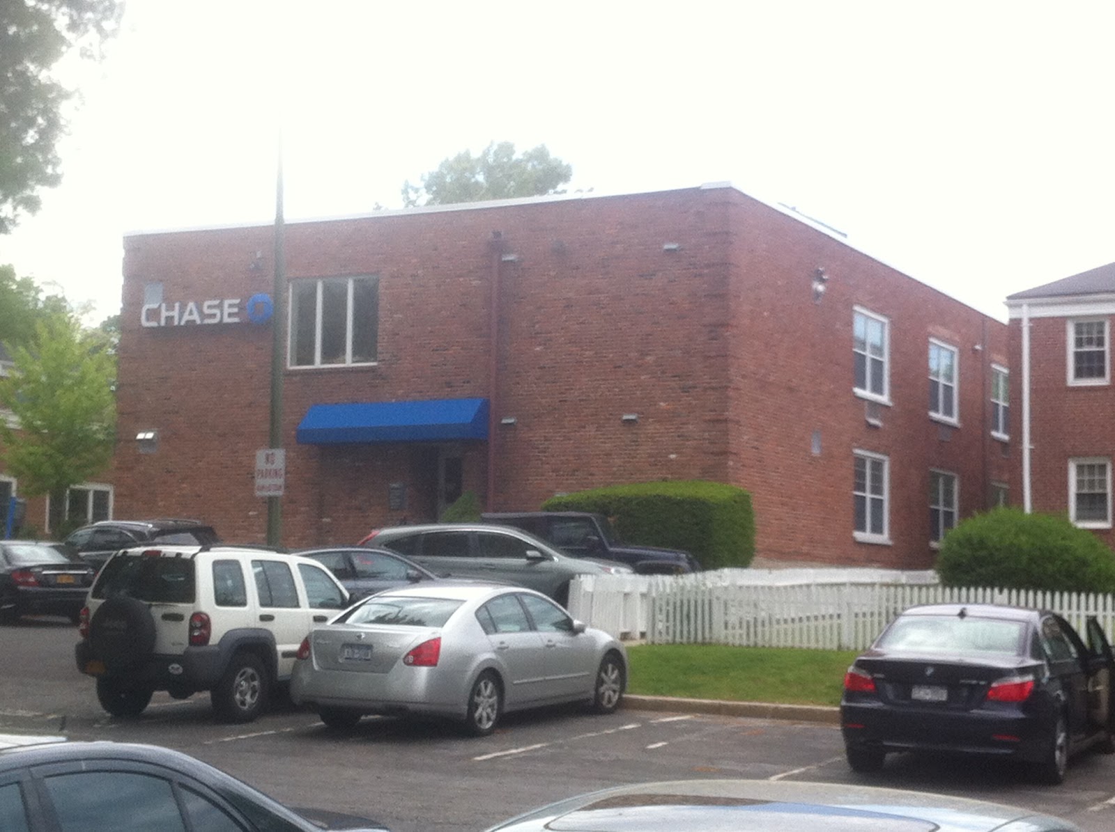 Photo of Chase Bank in Locust Valley City, New York, United States - 1 Picture of Point of interest, Establishment, Finance, Atm, Bank