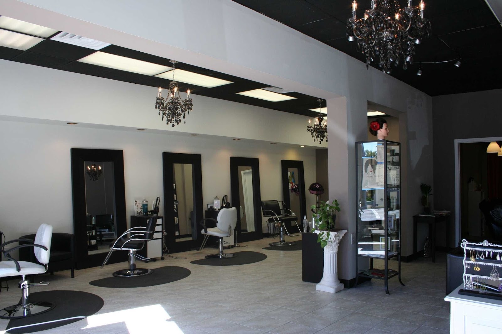 Photo of Salon Gossip in Bloomfield City, New Jersey, United States - 1 Picture of Point of interest, Establishment, Store, Clothing store, Beauty salon, Hair care