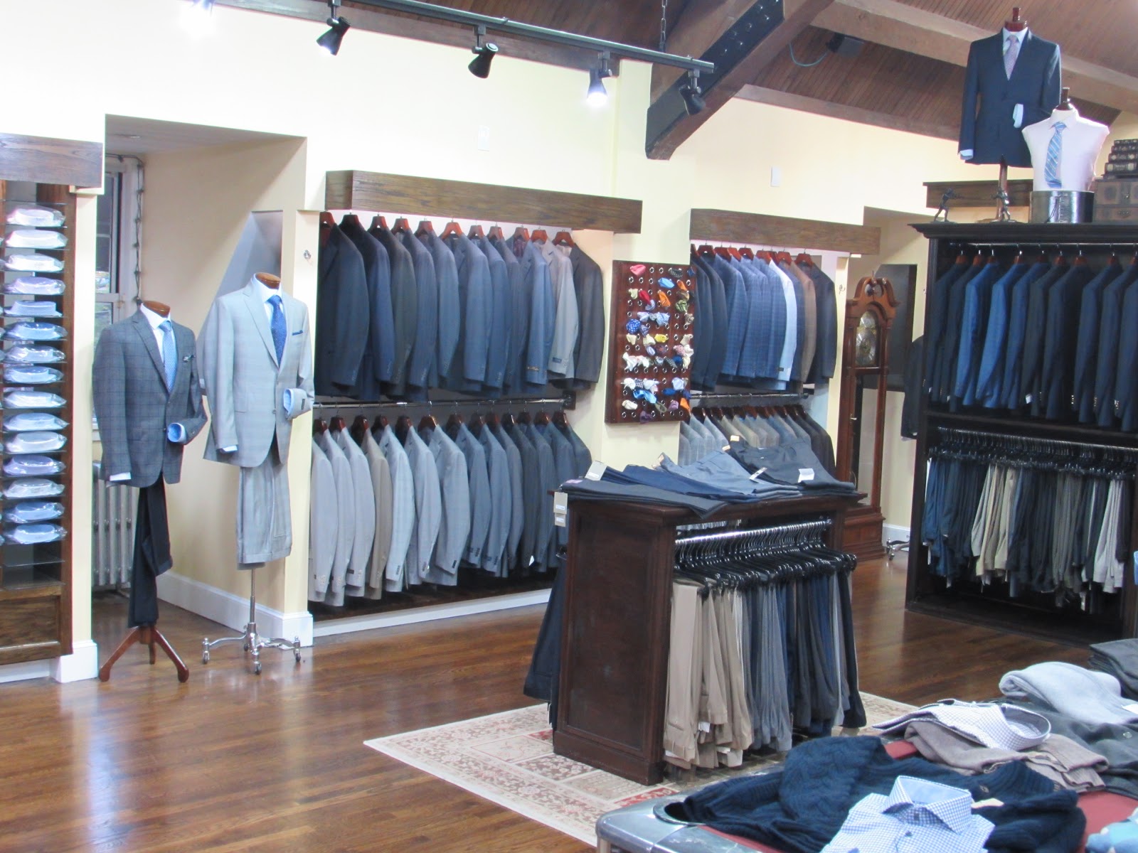 Photo of J. Michaels Men's in Manhasset City, New York, United States - 4 Picture of Point of interest, Establishment, Store, Clothing store