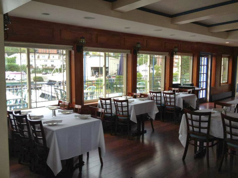 Photo of The Marina Grille in New Rochelle City, New York, United States - 2 Picture of Restaurant, Food, Point of interest, Establishment, Bar