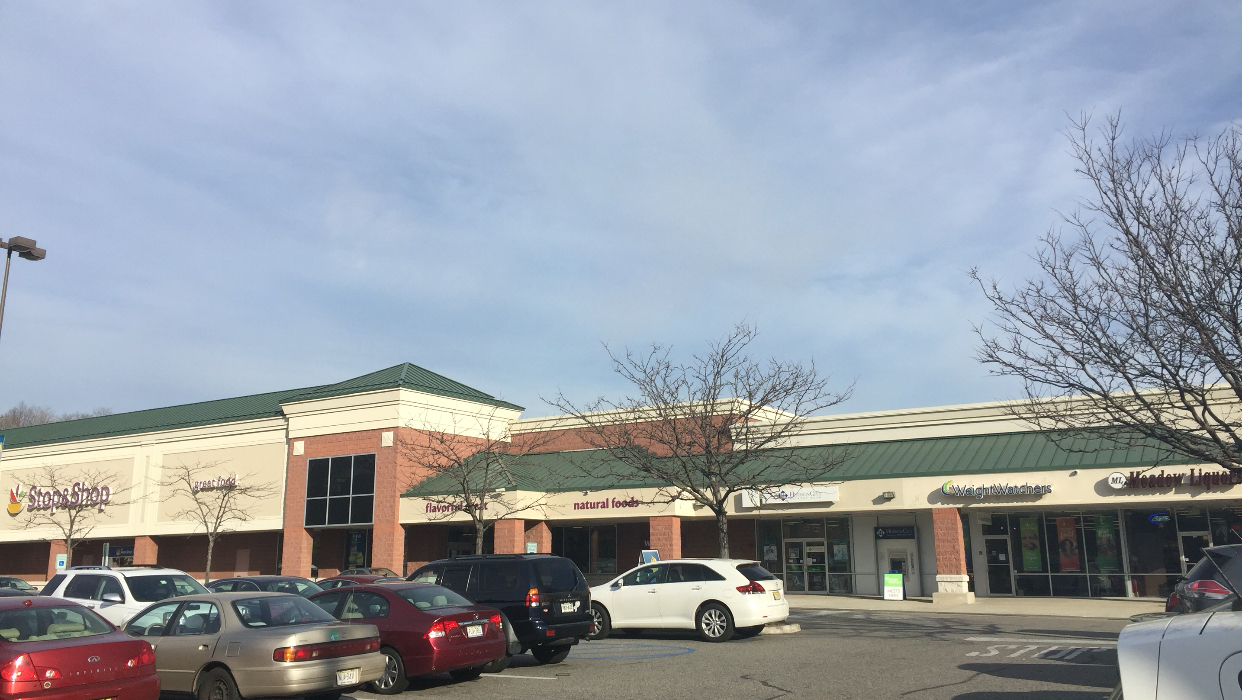 Photo of Meadow Liquors in Lyndhurst City, New Jersey, United States - 1 Picture of Point of interest, Establishment, Store, Liquor store