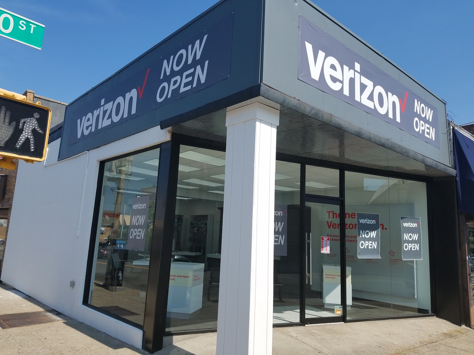 Photo of Whitestone Verizon Wireless - Your Wireless in Queens City, New York, United States - 3 Picture of Point of interest, Establishment, Store