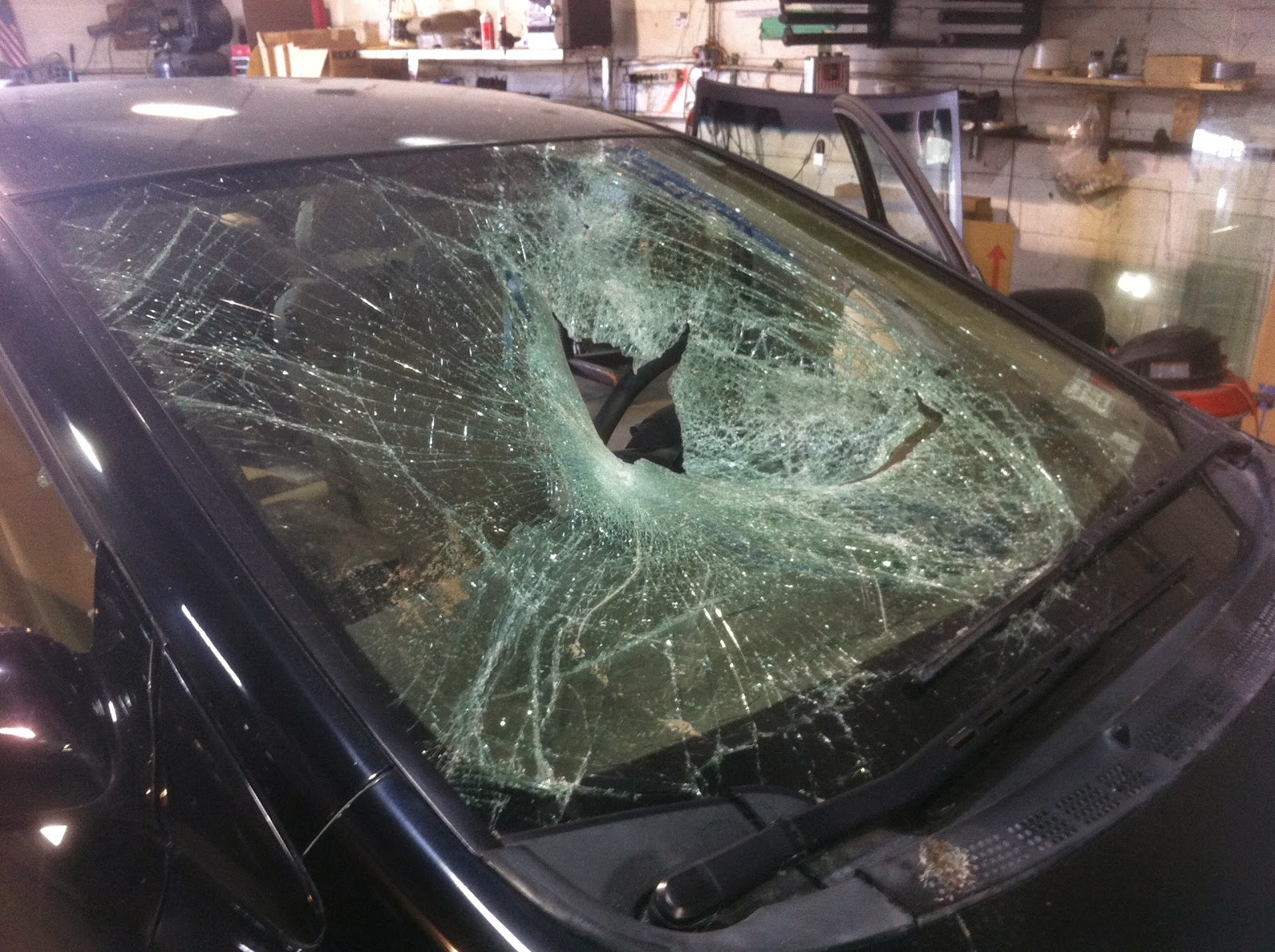 Photo of Mobile Auto Glass Inc in Jamaica City, New York, United States - 3 Picture of Point of interest, Establishment, Car repair, General contractor