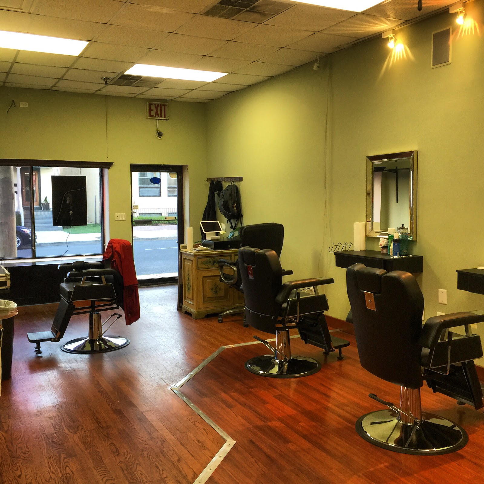 Photo of The Mad Barber in Richmond City, New York, United States - 3 Picture of Point of interest, Establishment, Health, Hair care