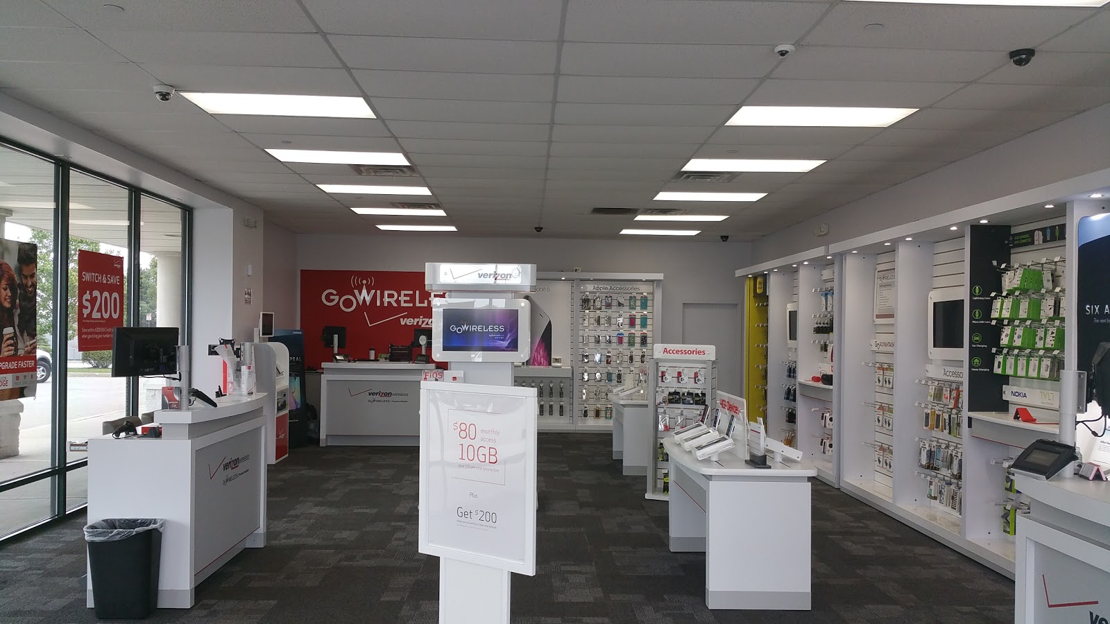 Photo of GoWireless Verizon Premium Retailer in Bayonne City, New Jersey, United States - 5 Picture of Point of interest, Establishment, Store, Electronics store