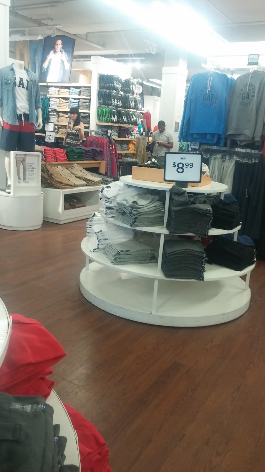 Photo of Gap Factory Store in Queens City, New York, United States - 1 Picture of Point of interest, Establishment, Store, Clothing store